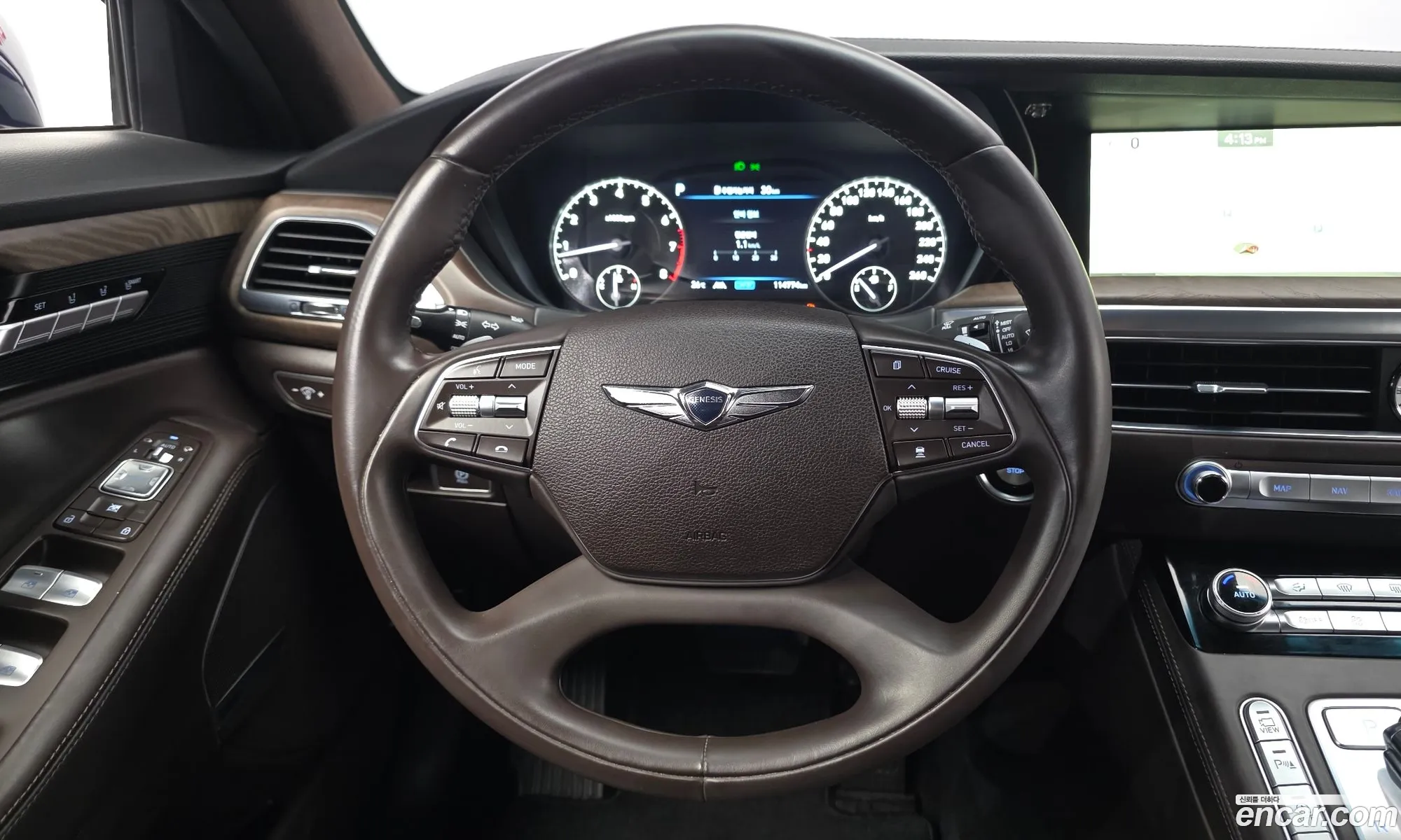 Genesis G90 2018 — 17