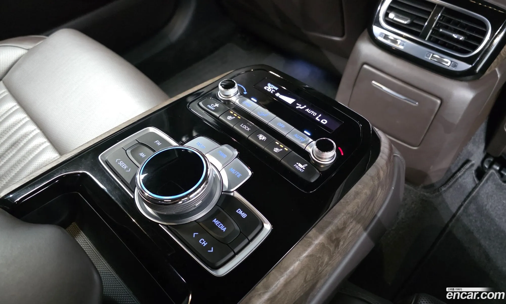 Genesis G90 2018 — 5