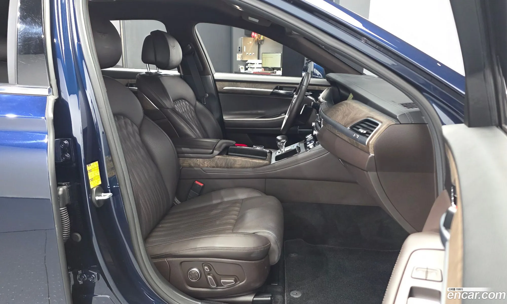 Genesis G90 2018 — 14