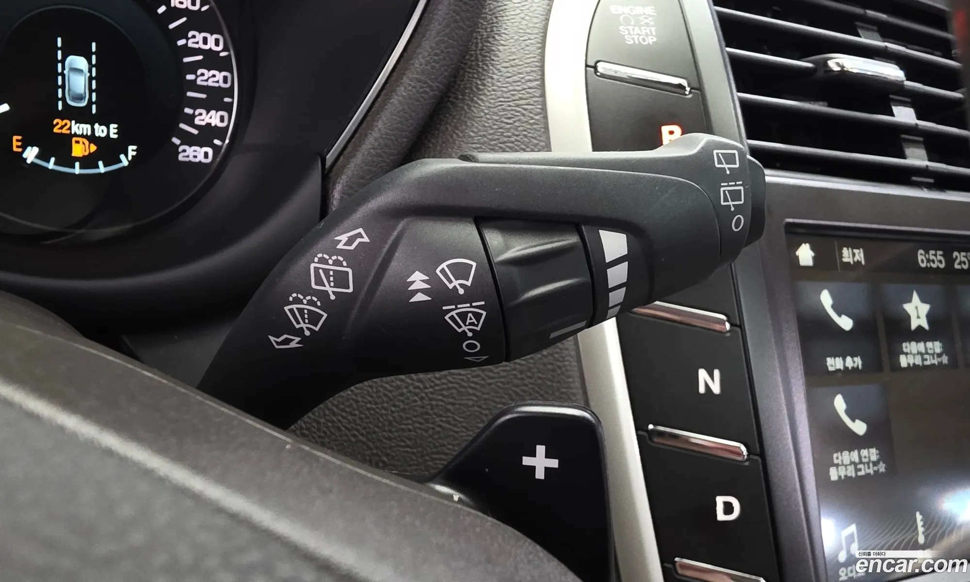 Lincoln MKC 2018 5LMCJ3D99JUL28427 — 3