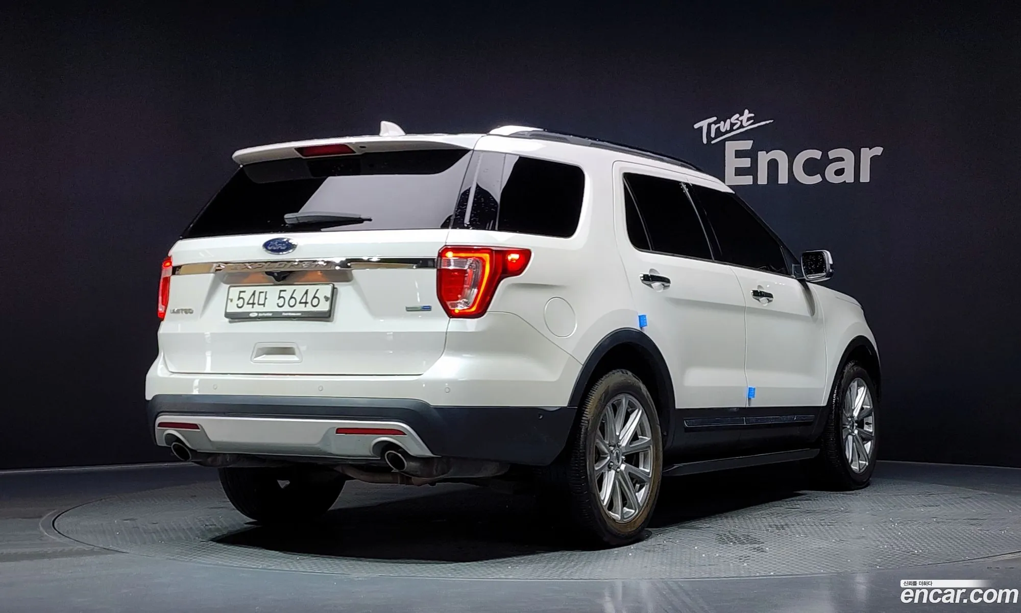Ford Explorer 2017 — 17