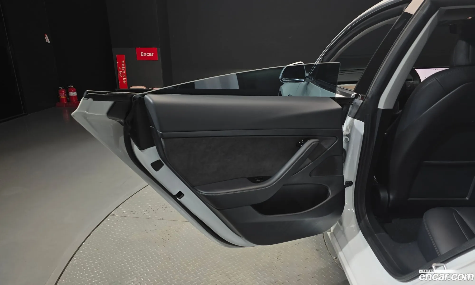 Tesla Model 3 2020 — 28