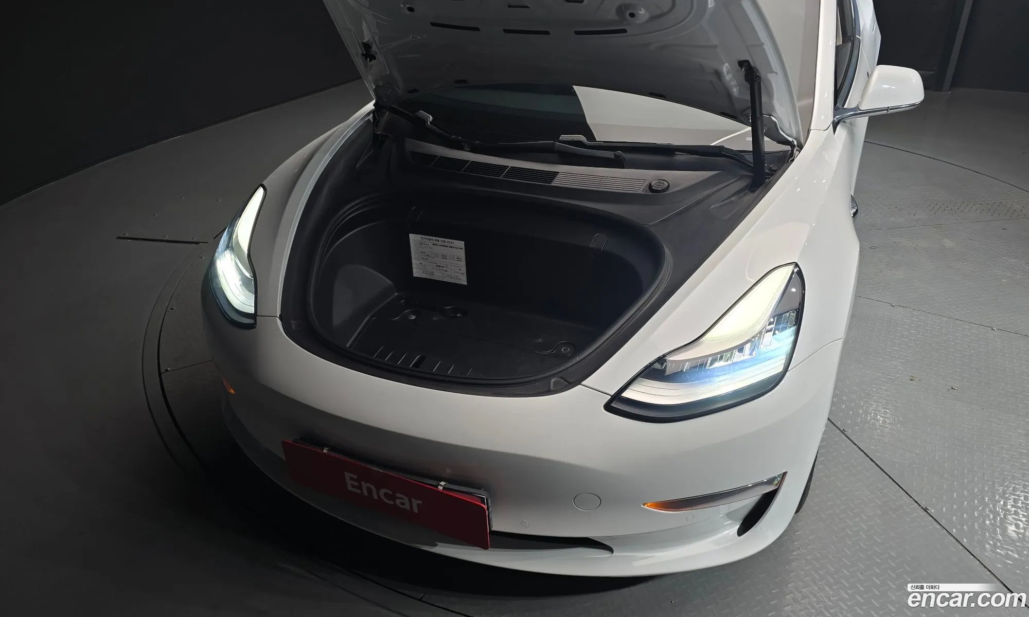 Tesla Model 3 2020 — 25
