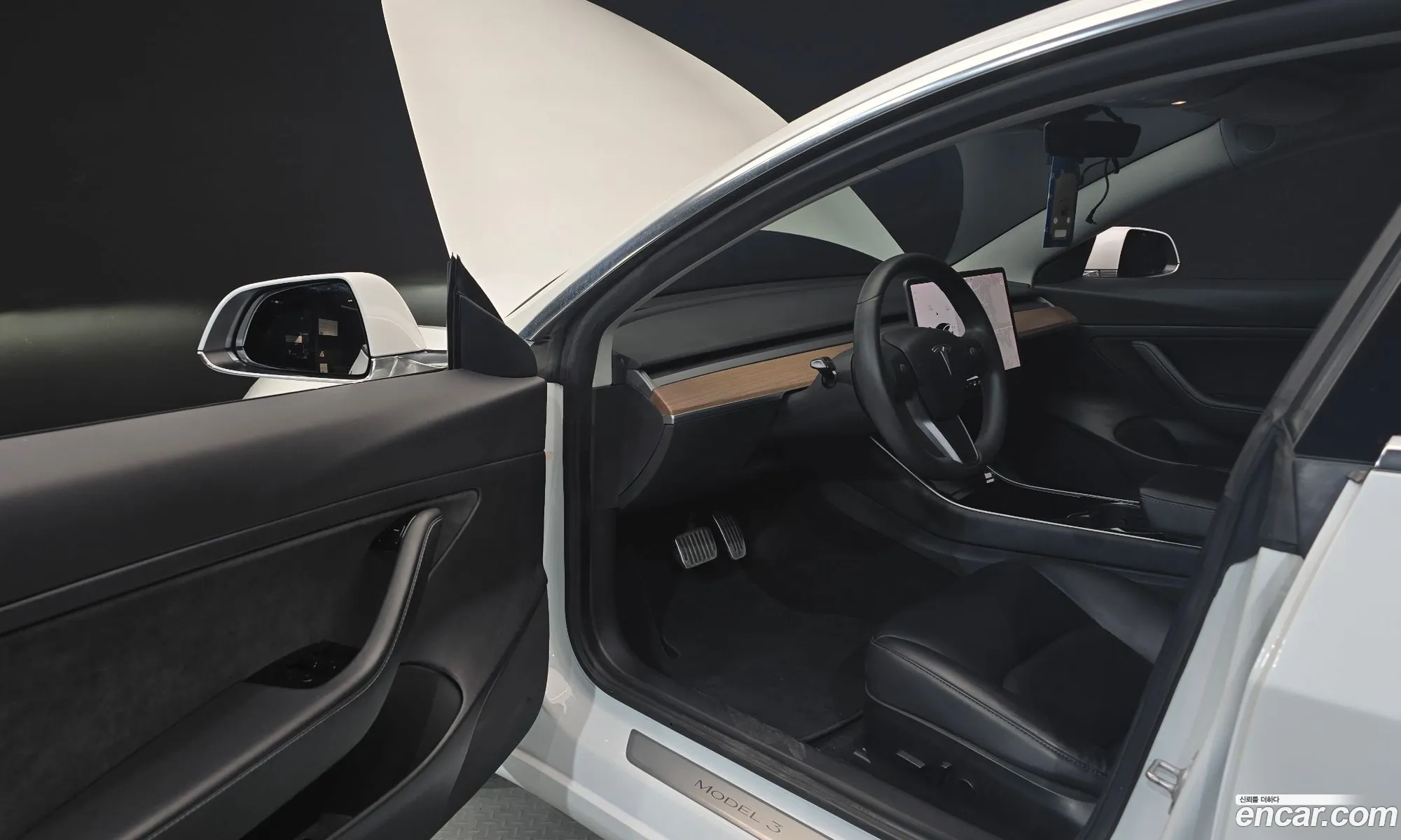 Tesla Model 3 2020 — 24