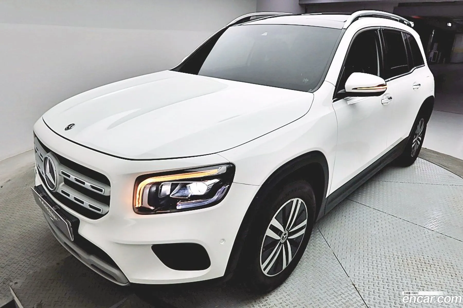 Mercedes-Benz GLB-Class X247 2021 — 14