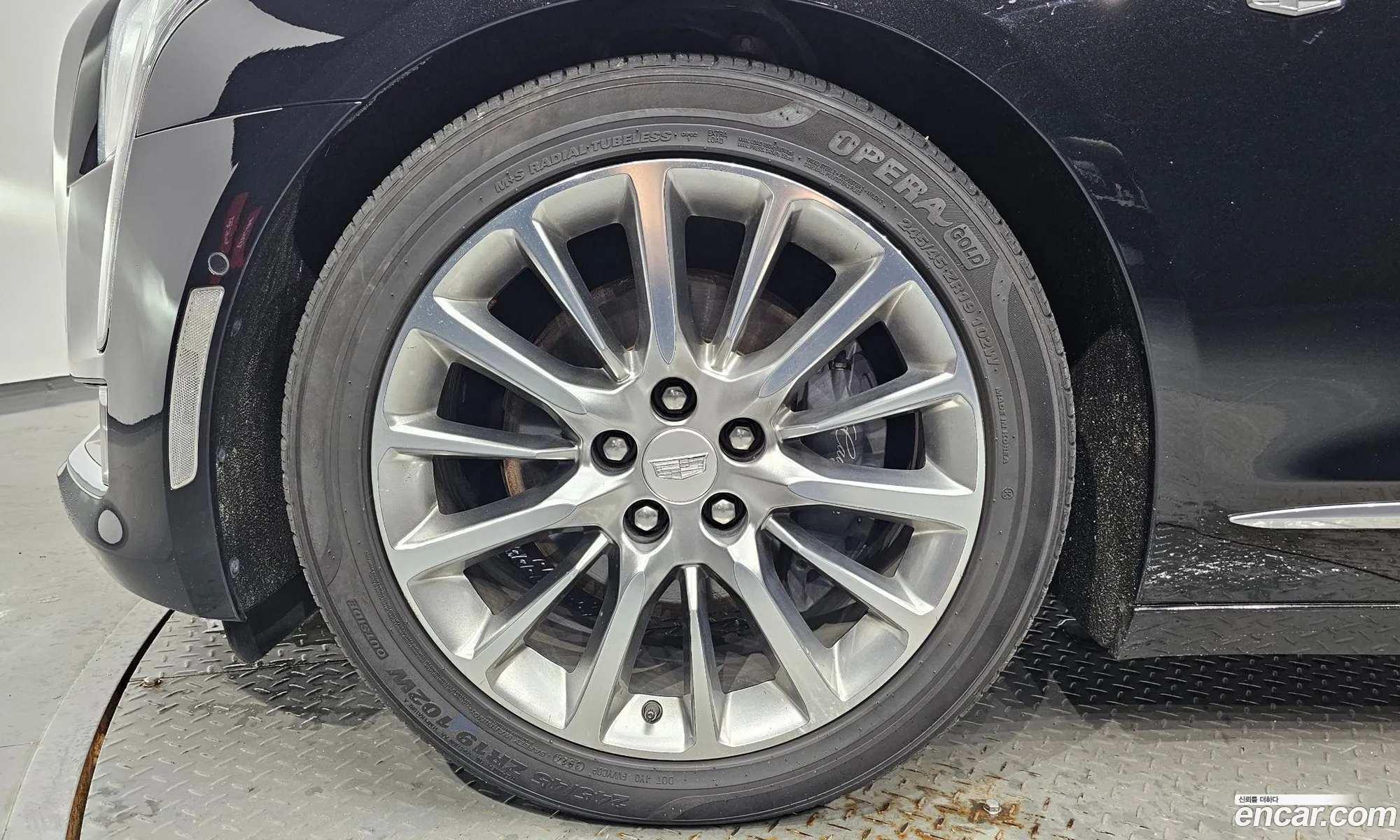 Cadillac CT6 2018 — 18