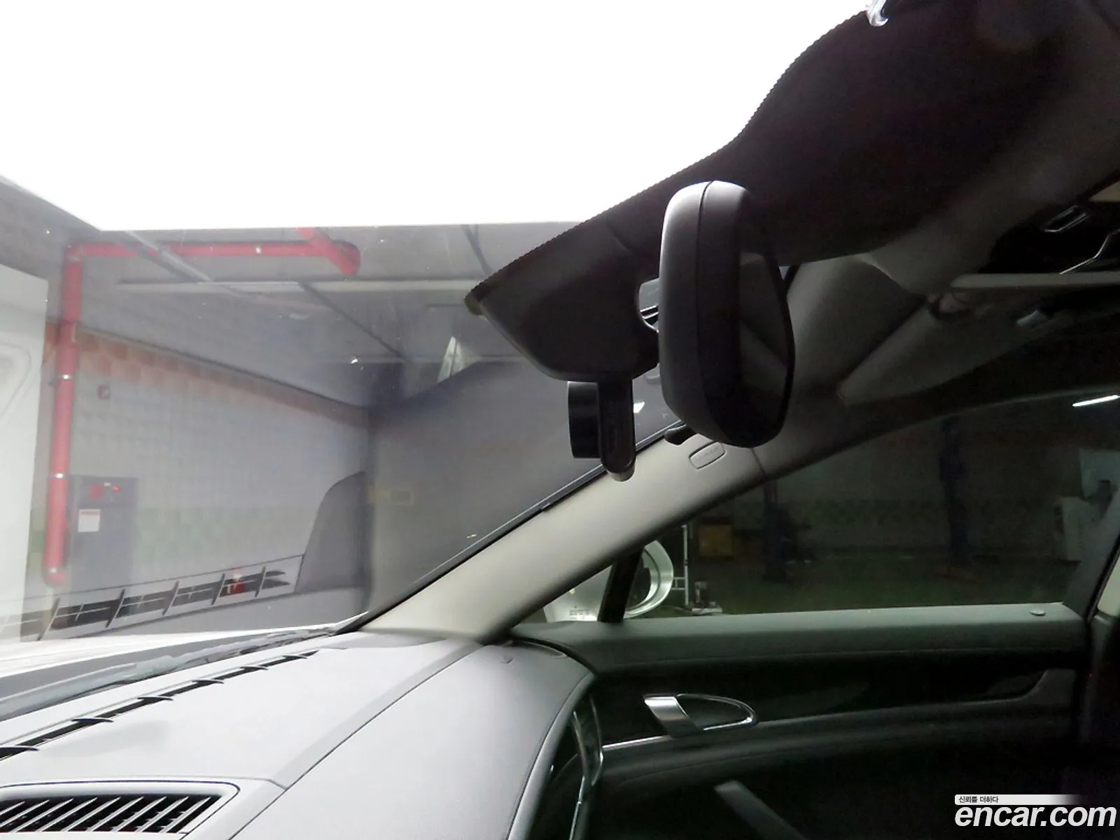 Porsche Panamera 2011 — 18
