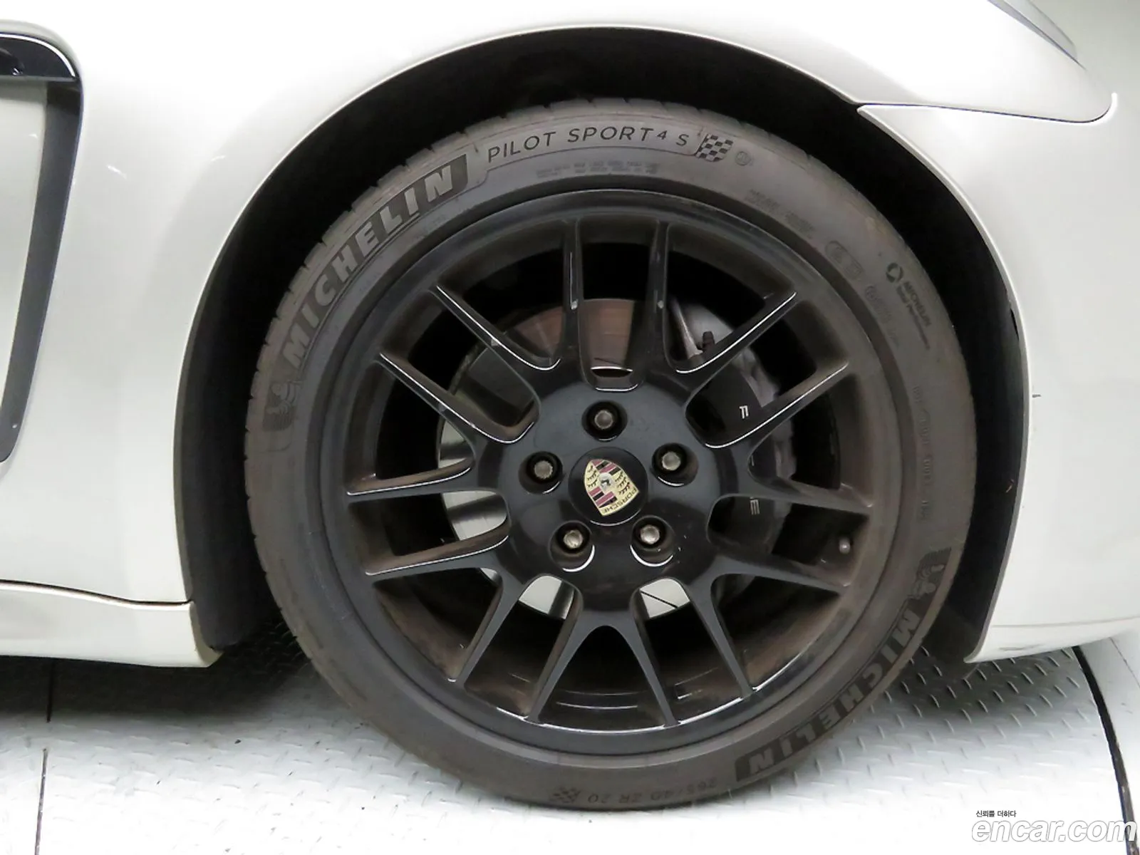 Porsche Panamera 2011 — 2