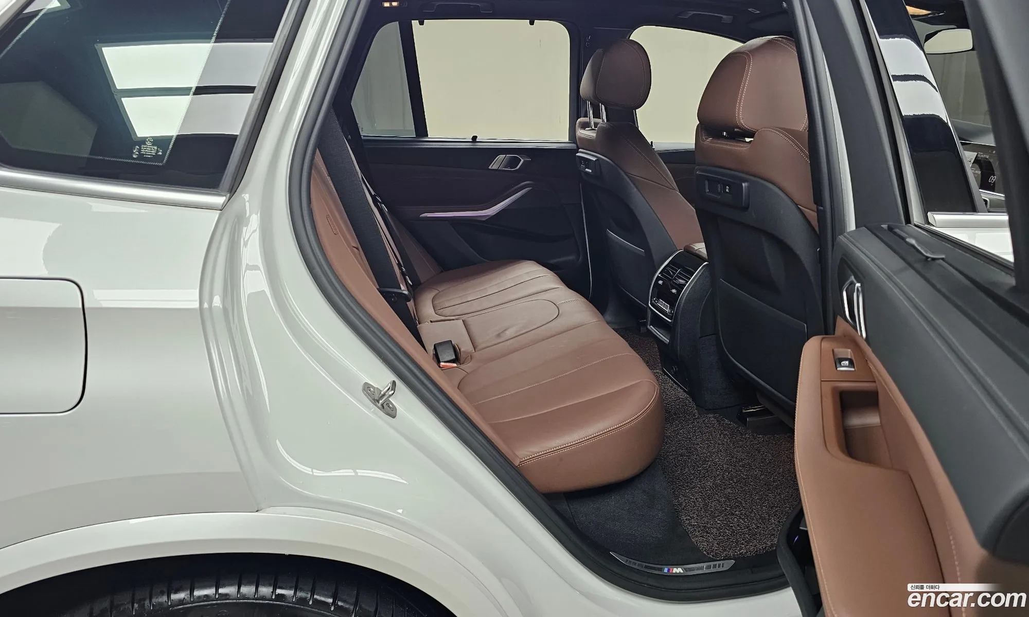 BMW X5 2021 WBATA6103N9J79128 — 24
