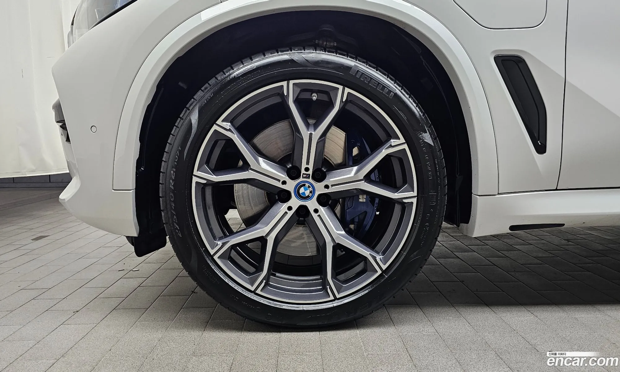 BMW X5 2021 WBATA6103N9J79128 — 23