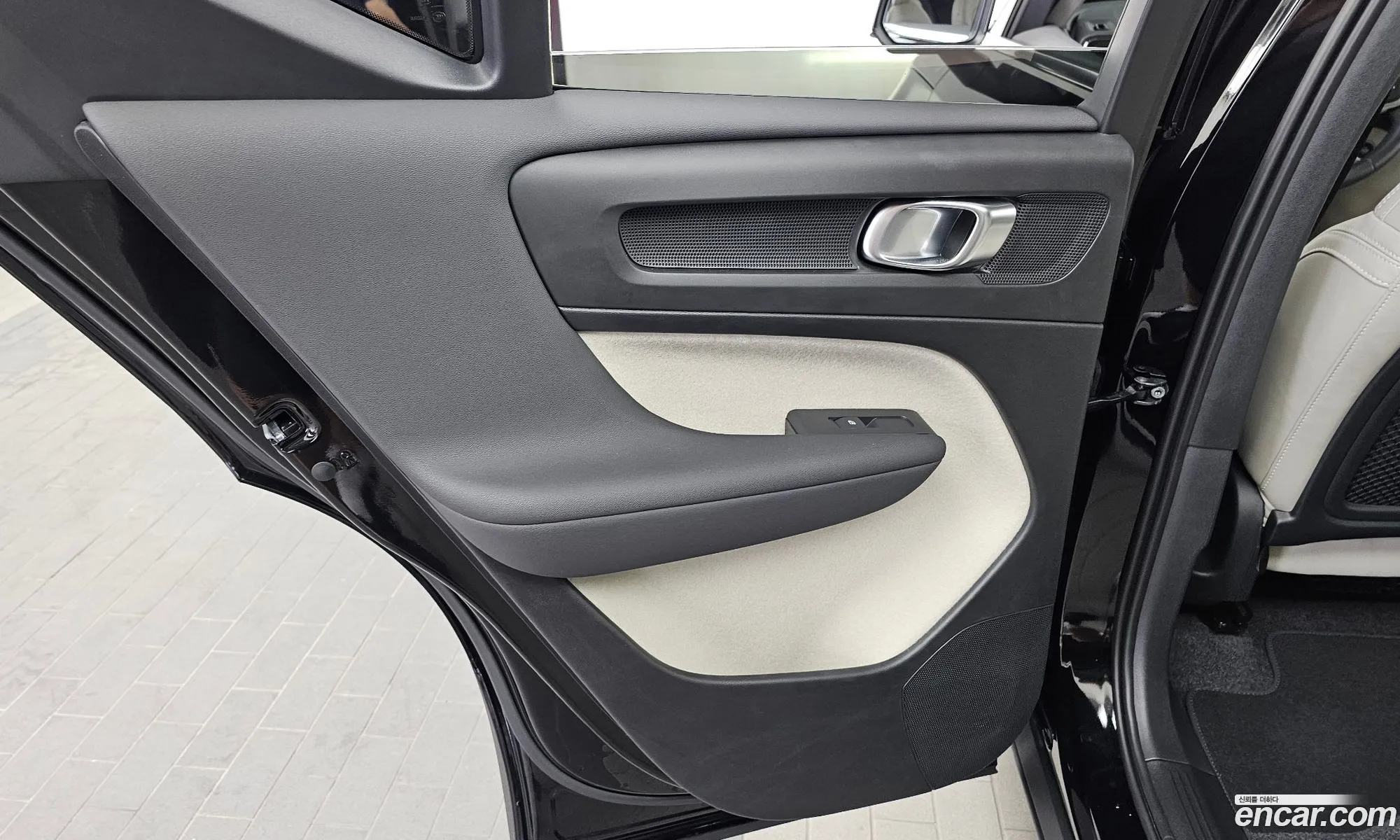 Volvo XC40 2025 — 34