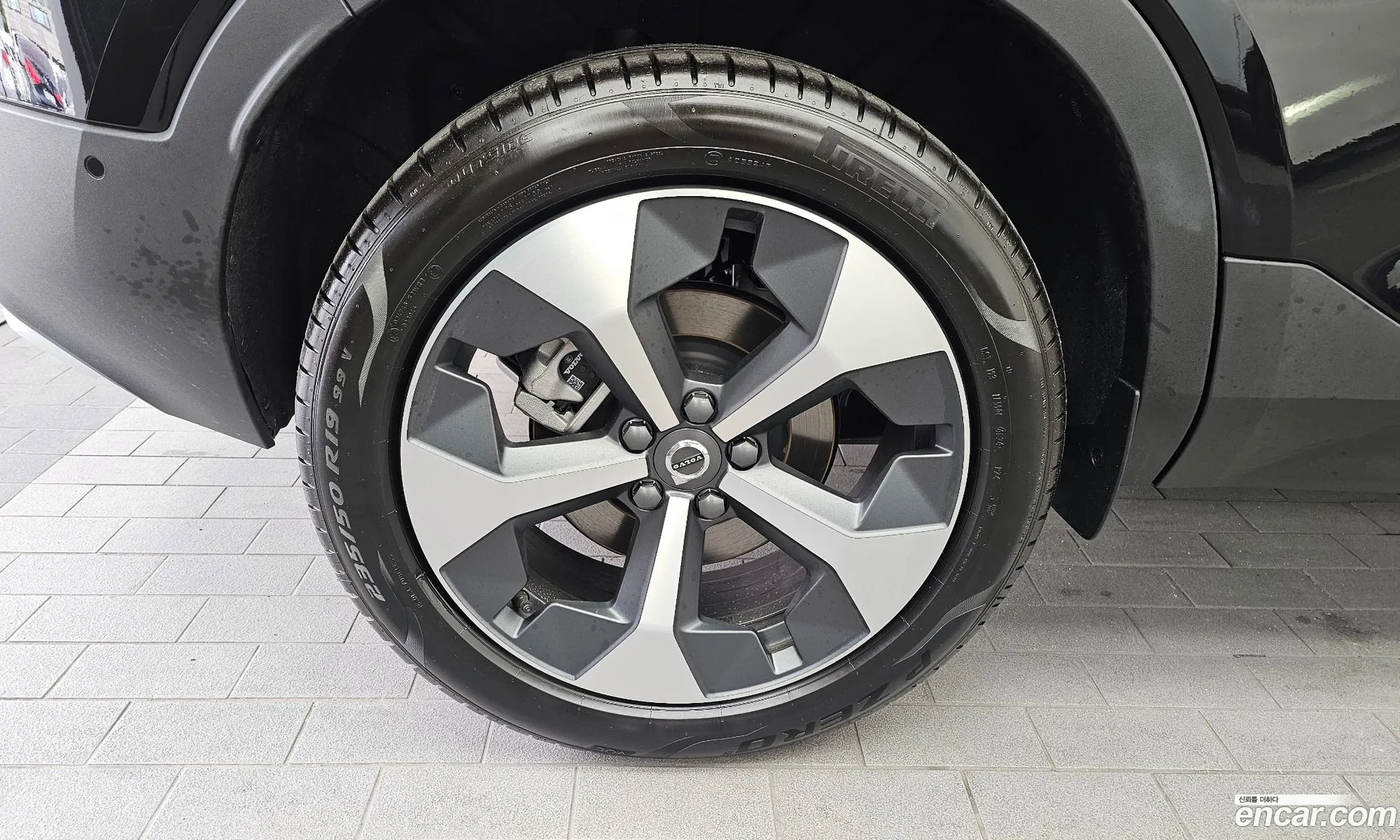 Volvo XC40 2025 — 16