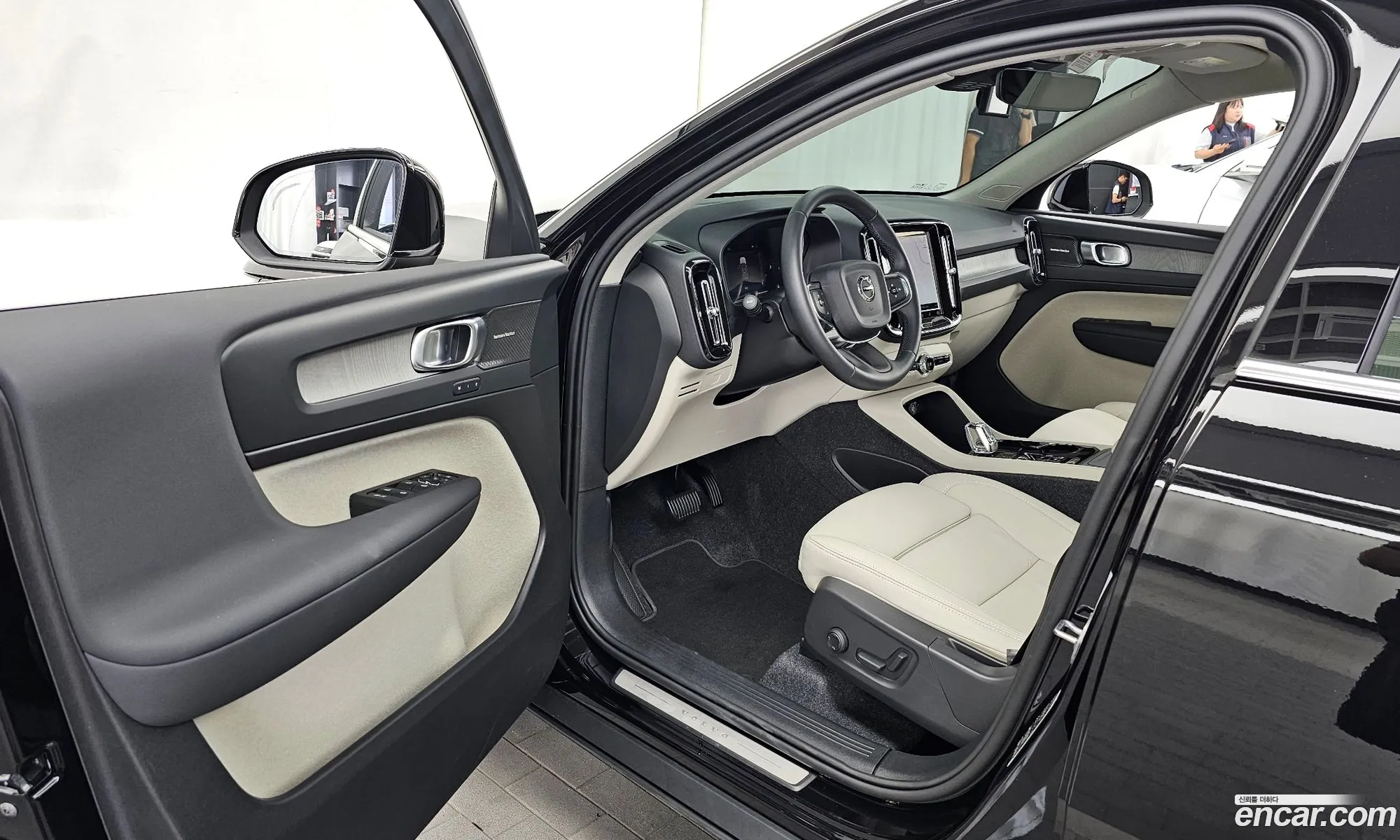 Volvo XC40 2025 — 19