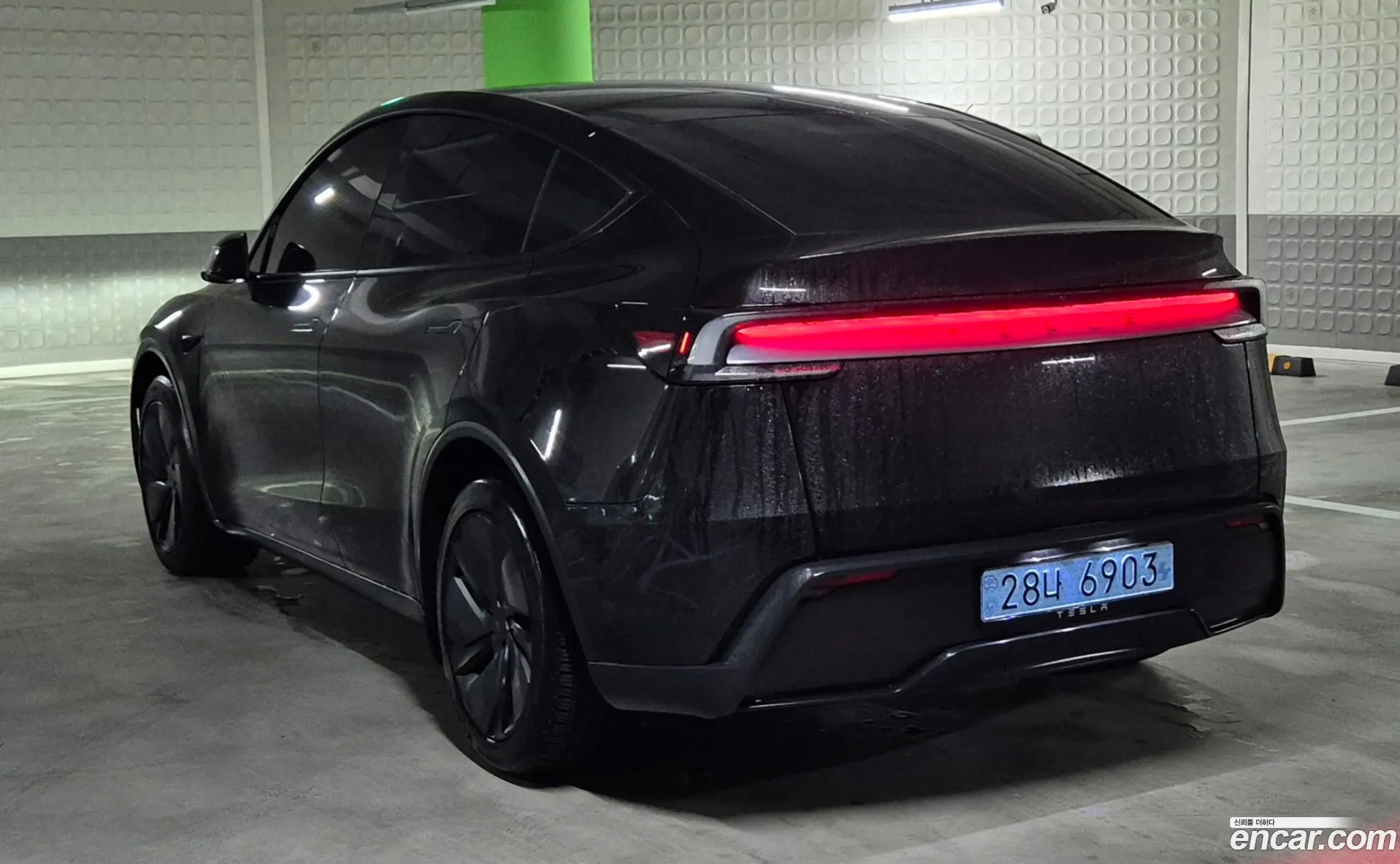 Tesla Model Y 2026 — 3