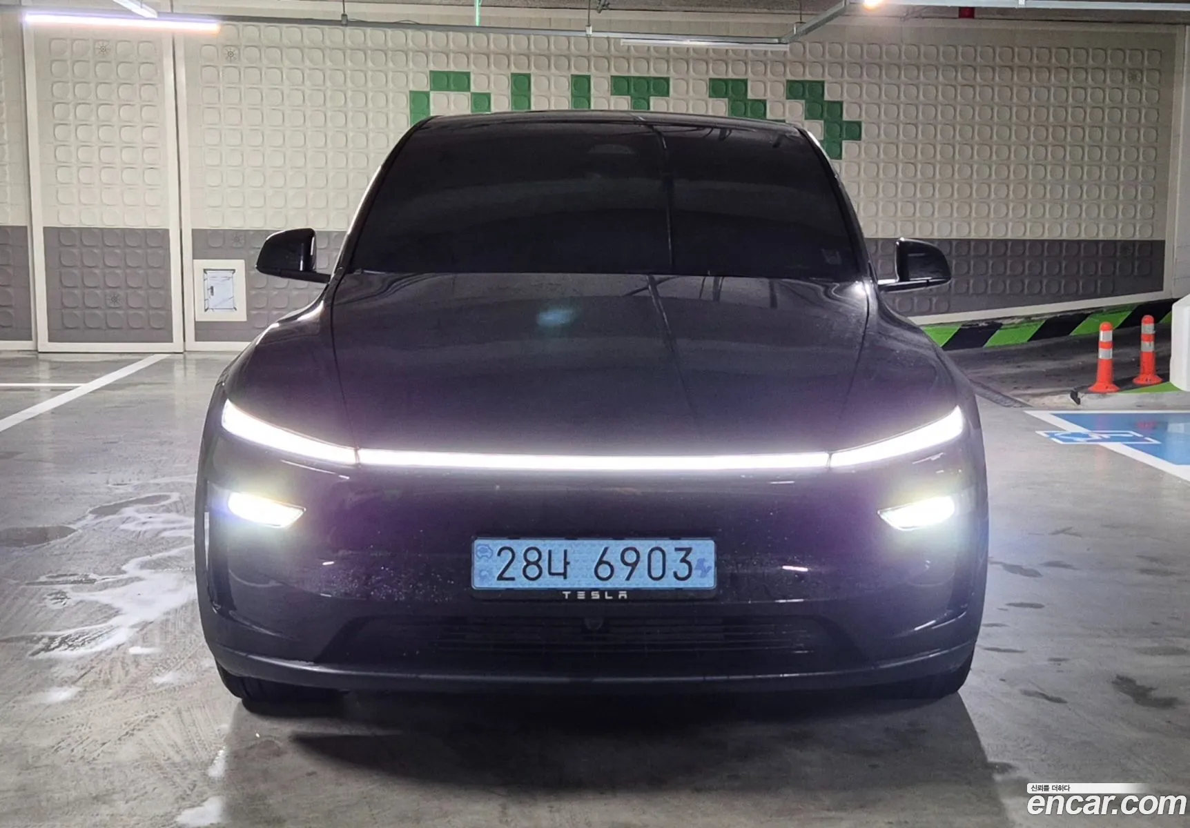 Tesla Model Y 2026 — 10