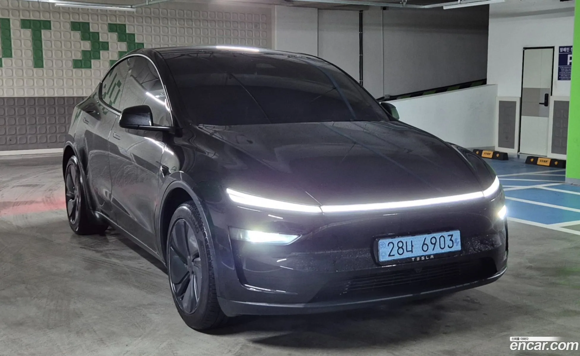 Tesla Model Y 2026 — 9