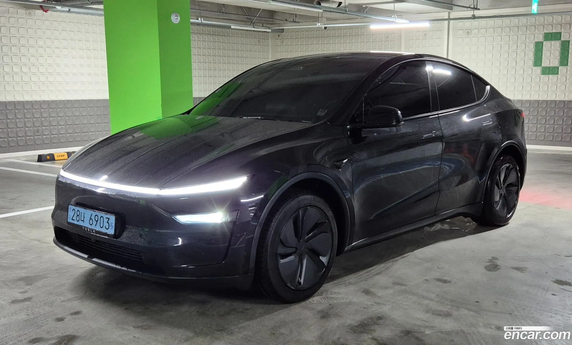 Tesla Model Y 2026 — 8