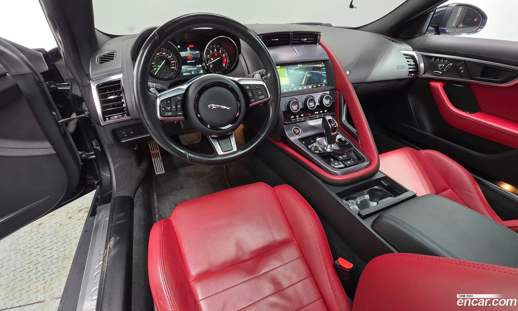 Jaguar F-Type 2018 SAJDB1BXXKCK59027 — 14