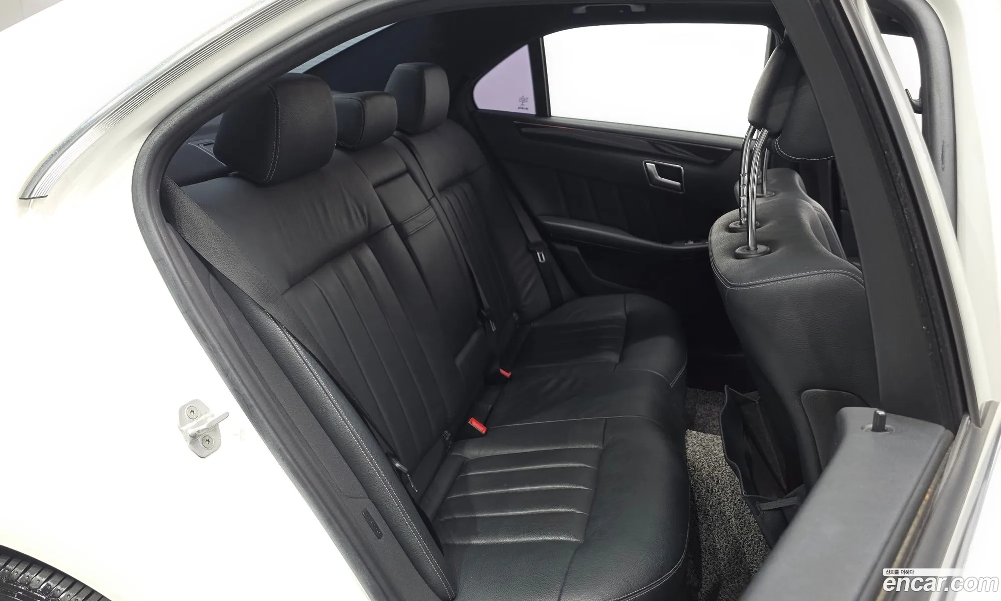 Mercedes-Benz E-Class W212 2013 WDDHF0CB3EA917889 — 4