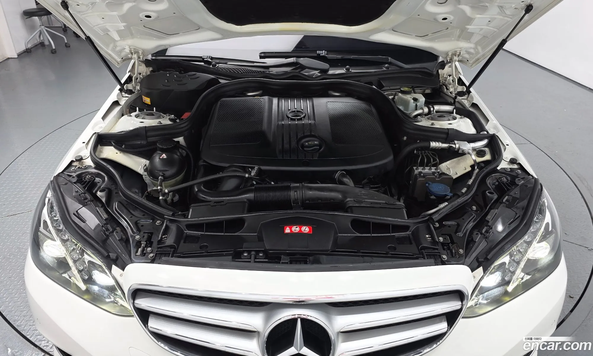 Mercedes-Benz E-Class W212 2013 WDDHF0CB3EA917889 — 3