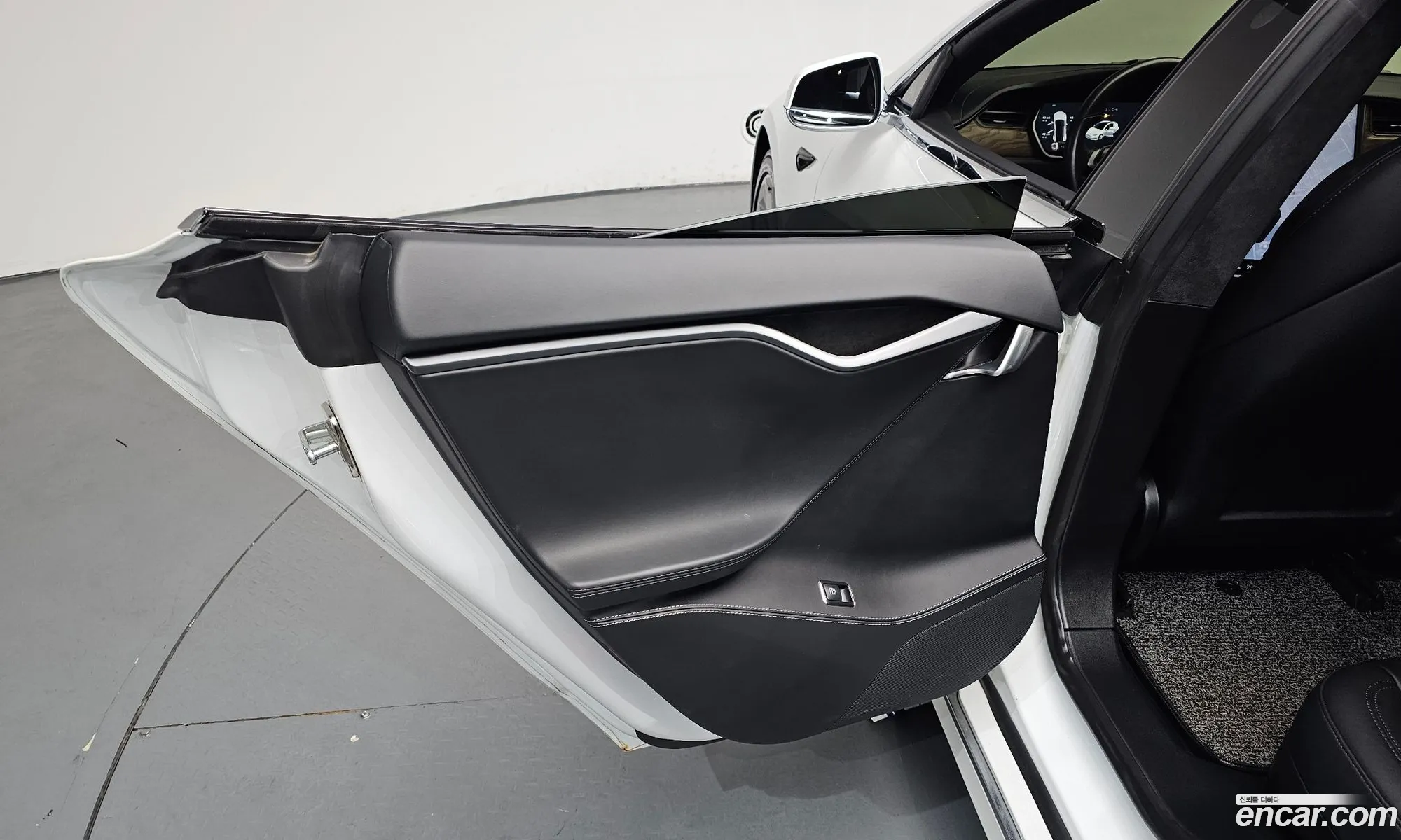 Tesla Model S 2020 5YJSA1E24LF403152 — 18