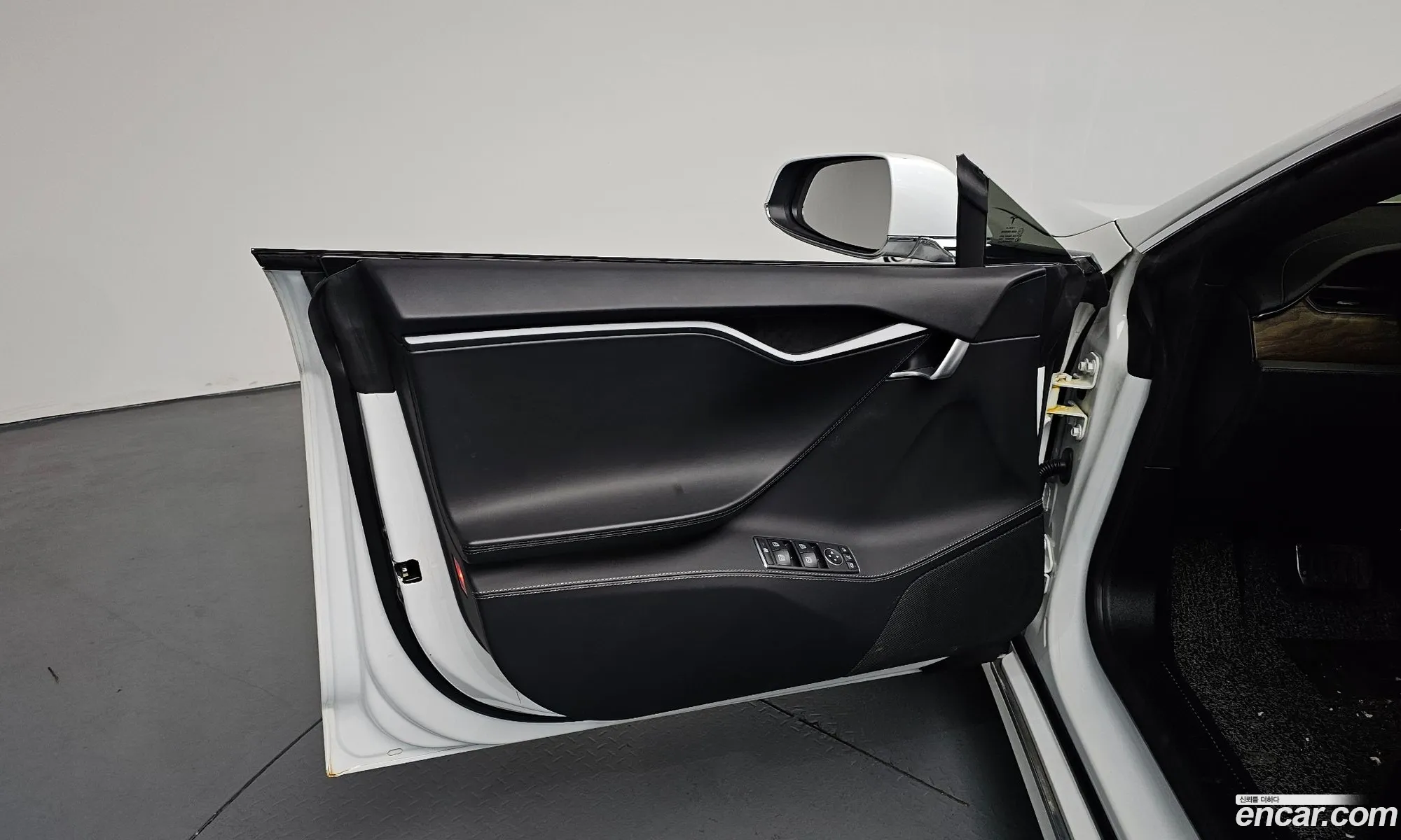 Tesla Model S 2020 5YJSA1E24LF403152 — 17