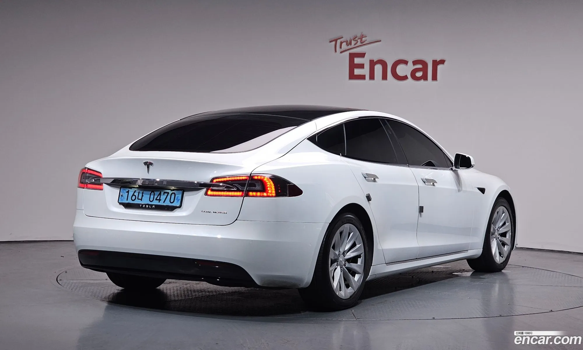 Tesla Model S 2020 5YJSA1E24LF403152 — 4