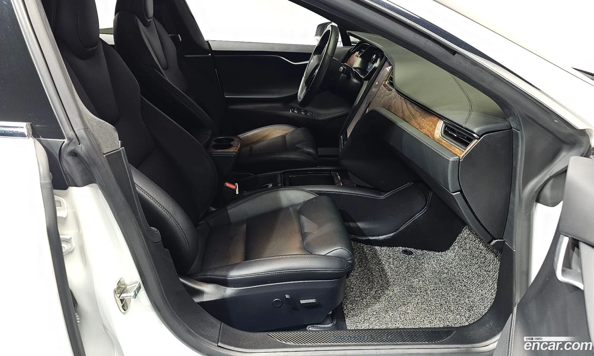 Tesla Model S 2020 5YJSA1E24LF403152 — 27