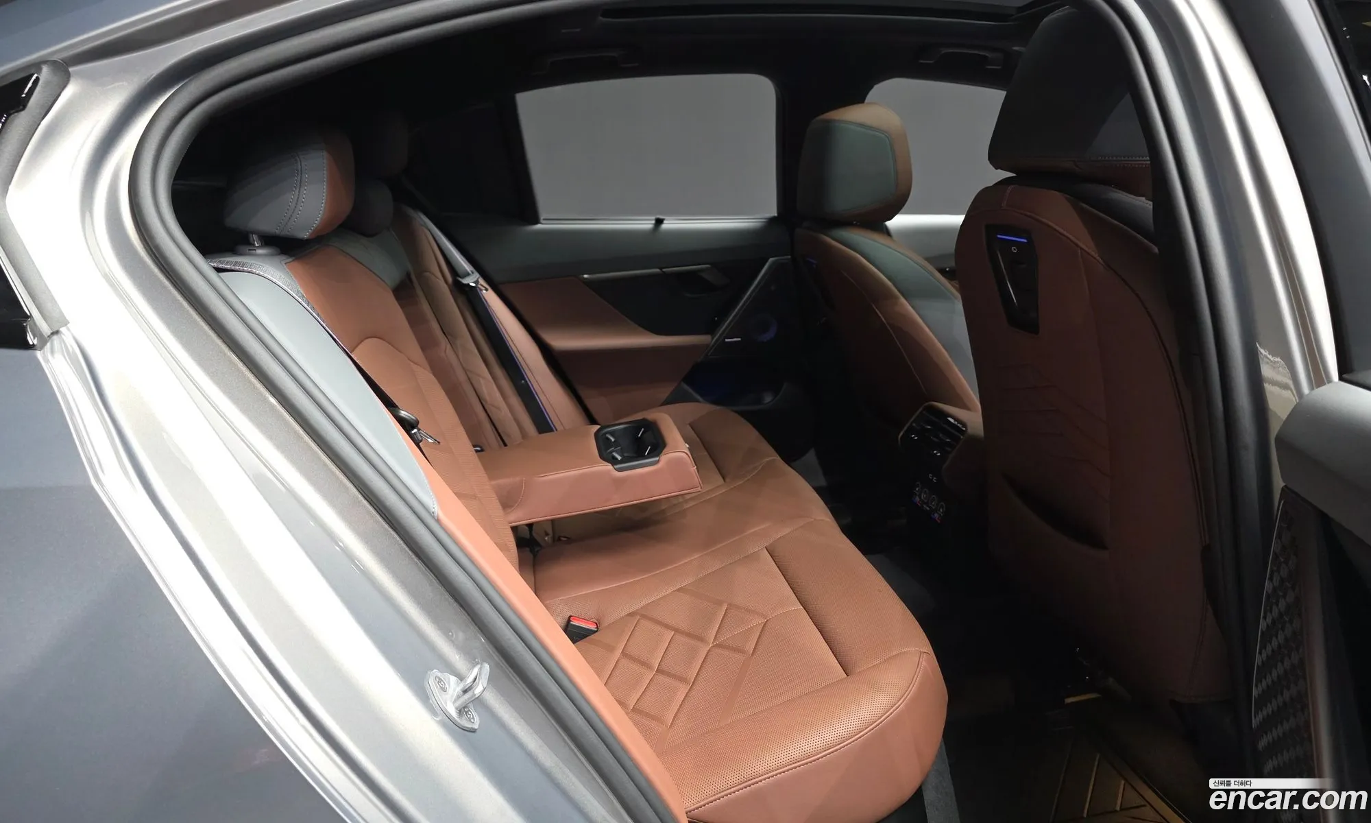 BMW 5 Series 2025 — 28