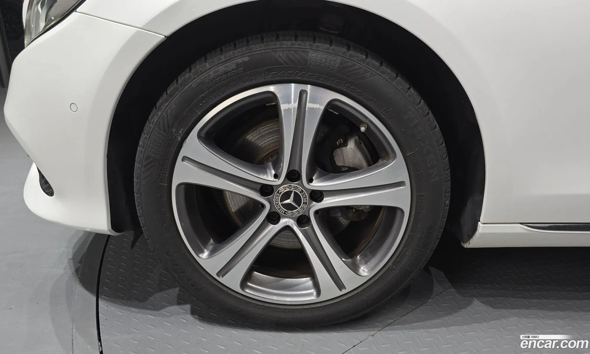 Mercedes-Benz E-Class W213 2019 WDDZF0EB2KA672130 — 13
