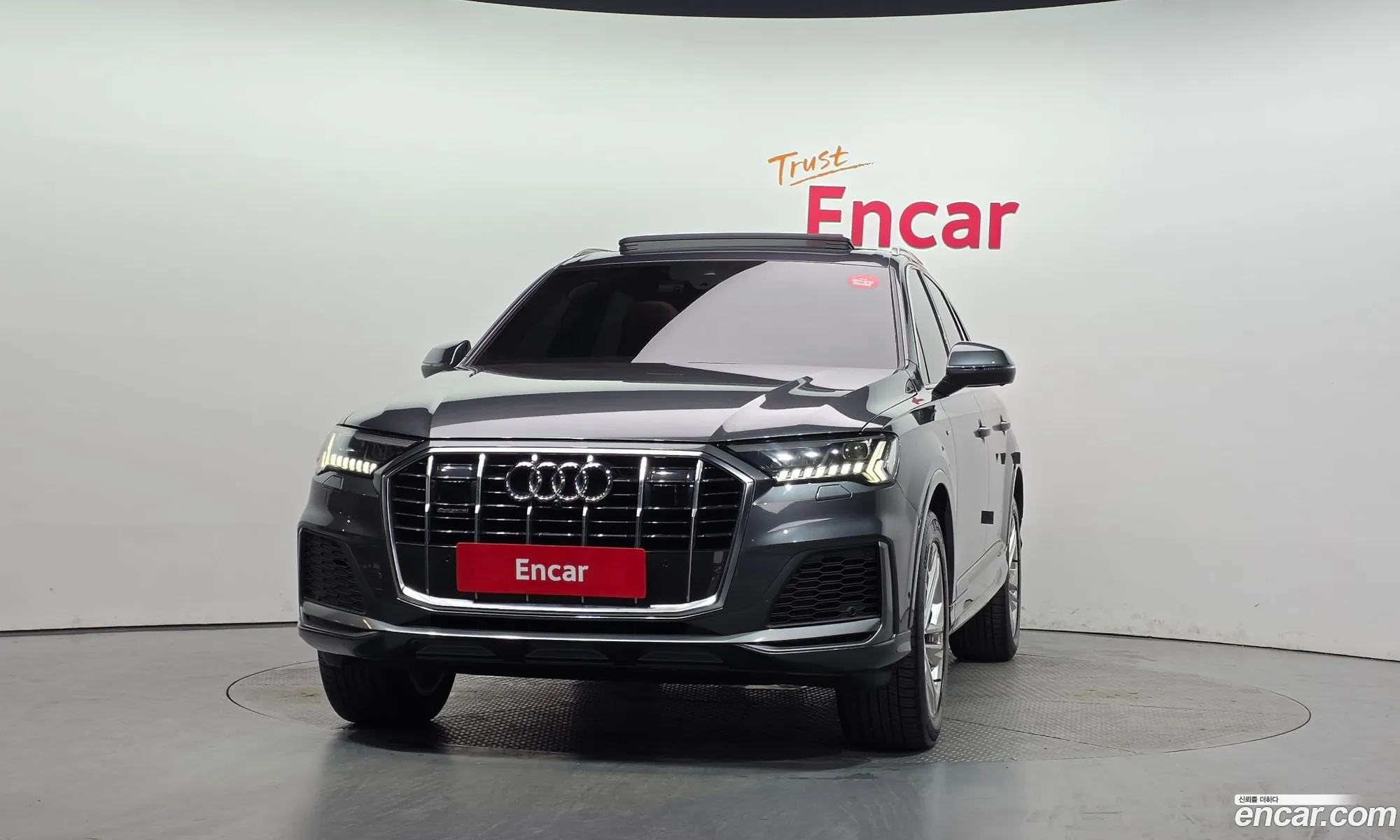 Audi Q7 2021 — 2