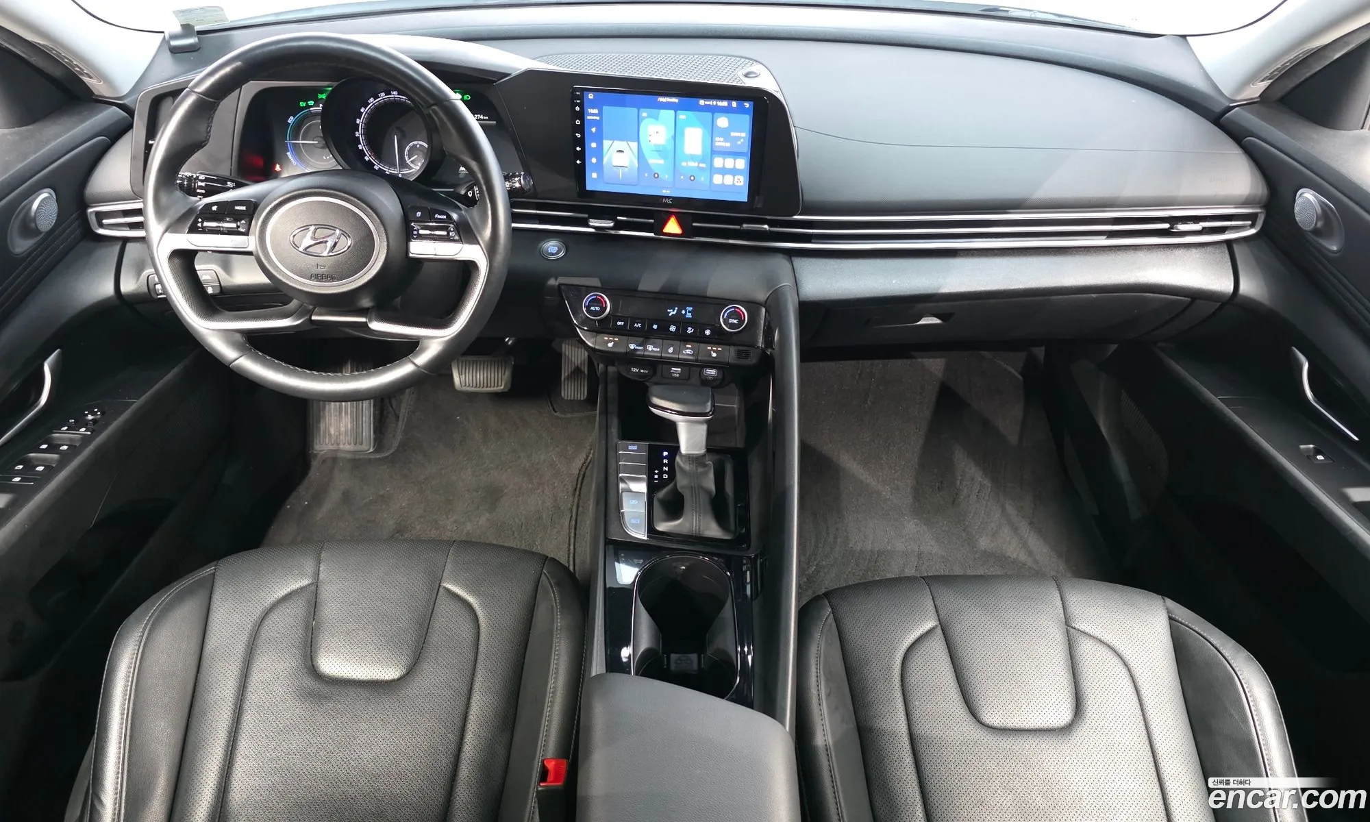 Hyundai Elantra Hybrid 2023 — 20