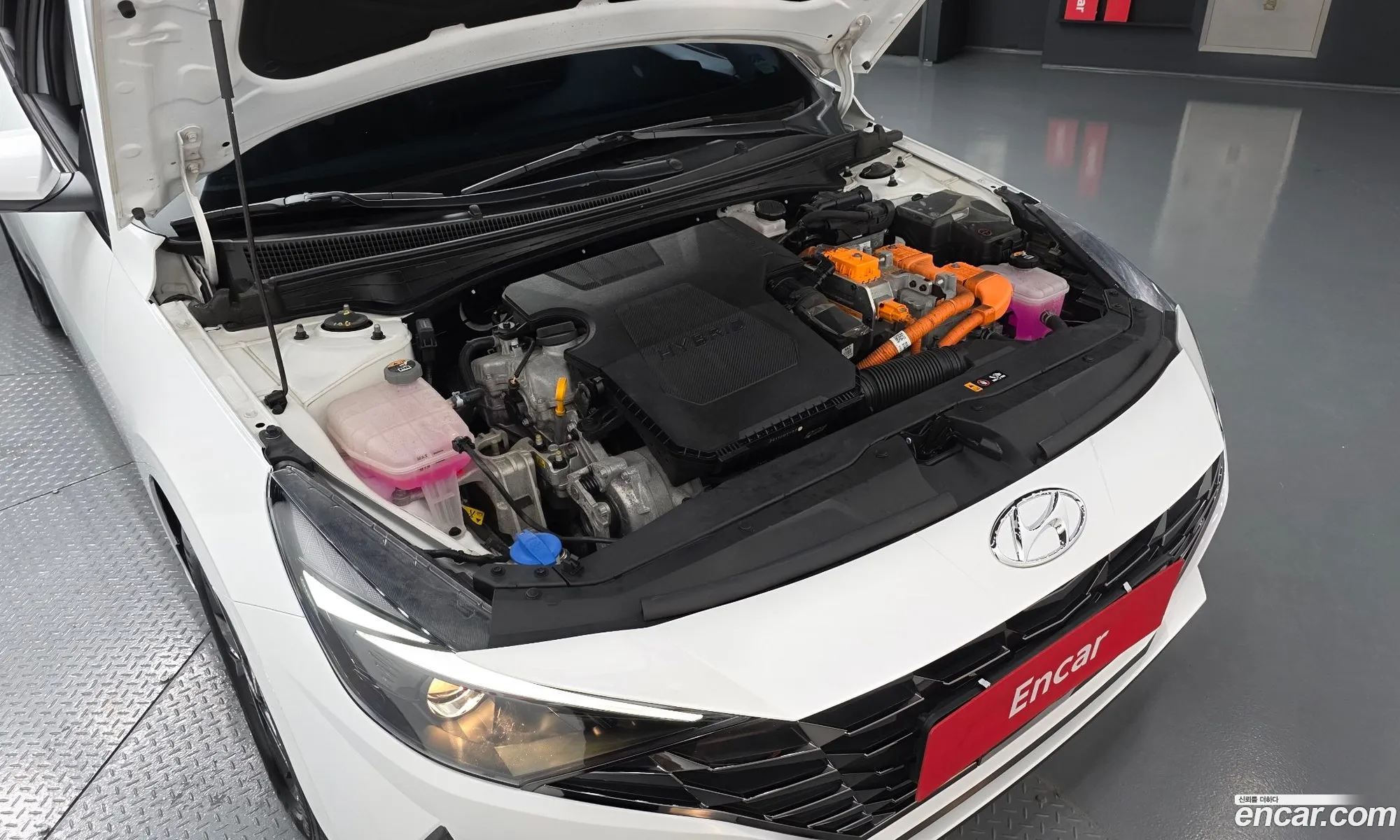 Hyundai Elantra Hybrid 2023 — 22