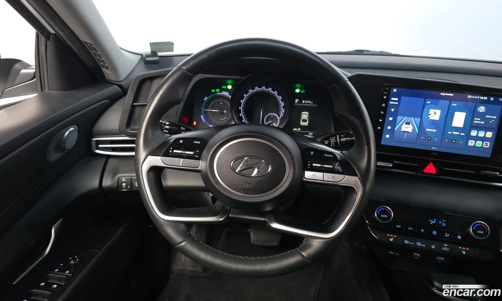 Hyundai Elantra Hybrid 2023 — 18