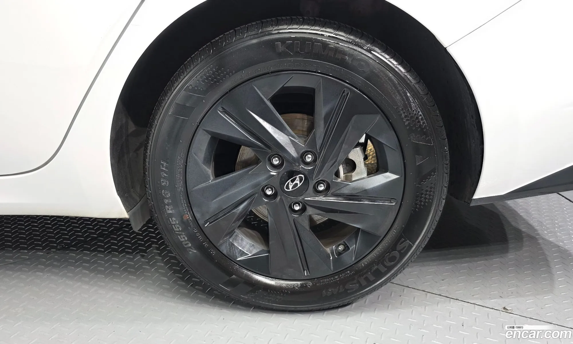 Hyundai Elantra Hybrid 2023 — 26