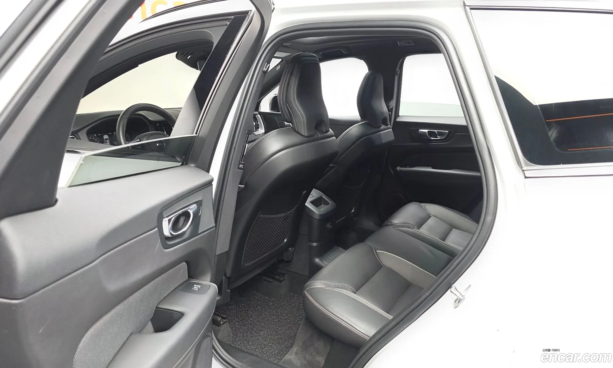 Volvo XC60 2021 — 24