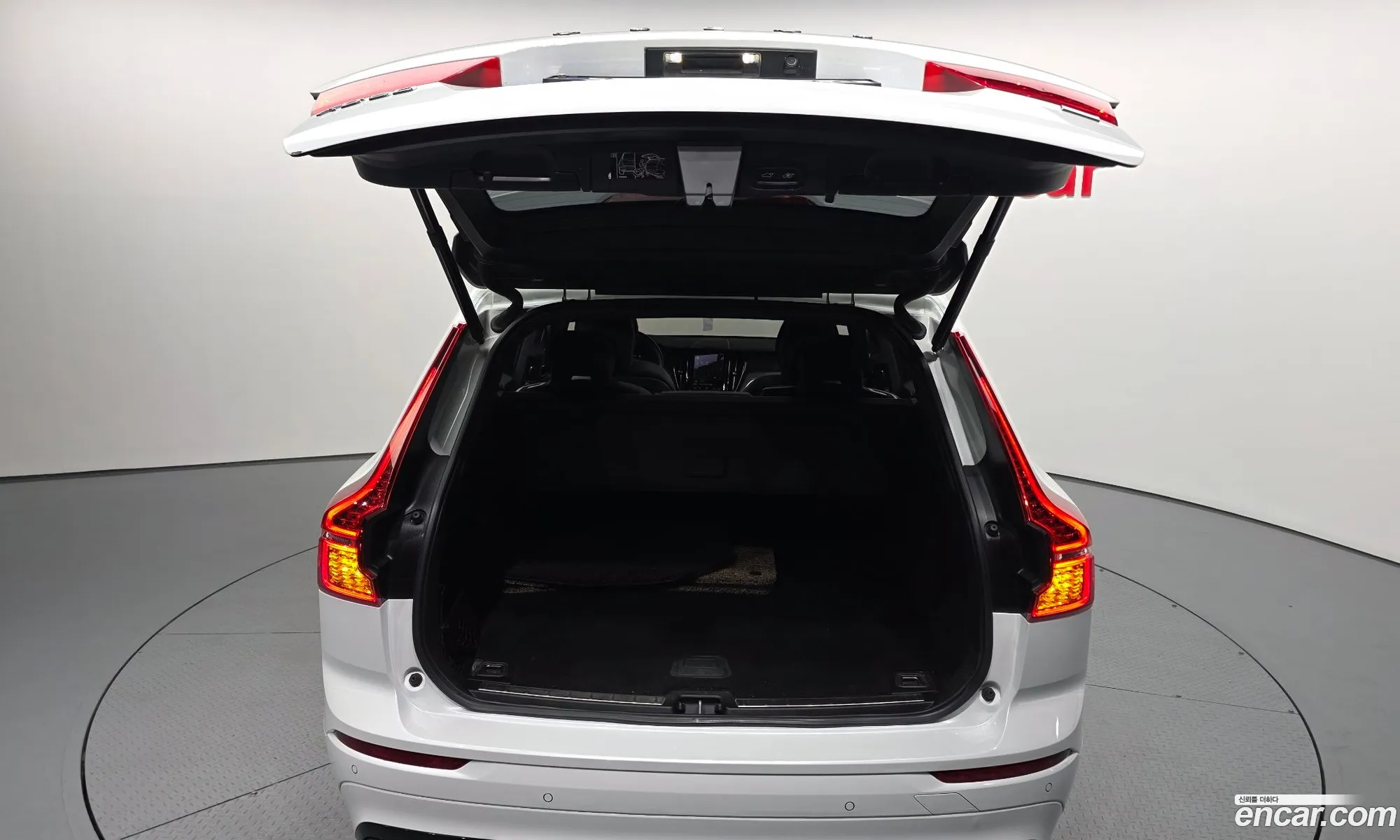 Volvo XC60 2021 — 25