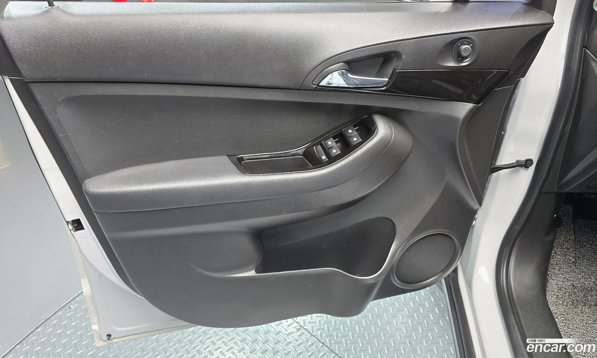 Chevrolet (GM Daewoo) Orlando 2017 — 29