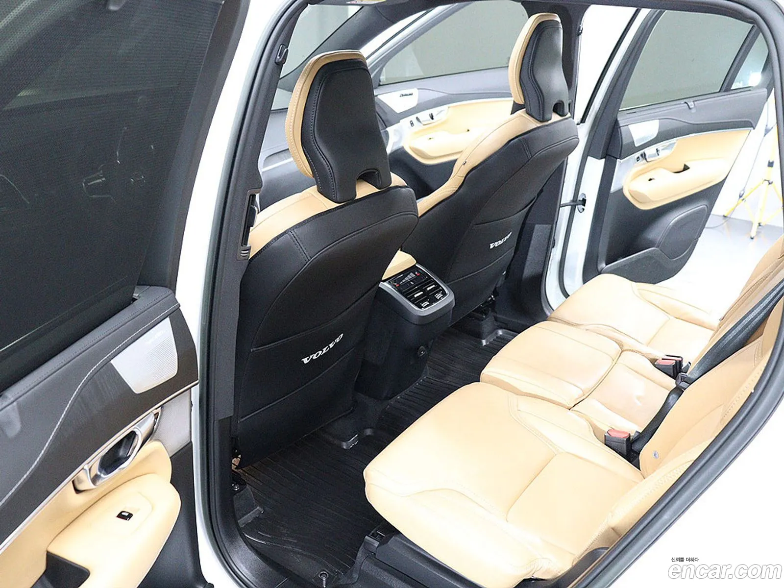 Volvo XC90 2022 — 17