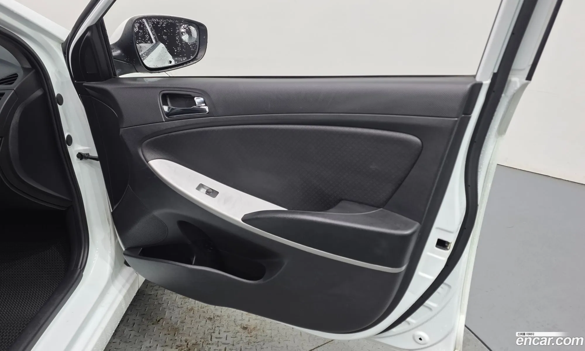 Hyundai Accent 2012 — 26