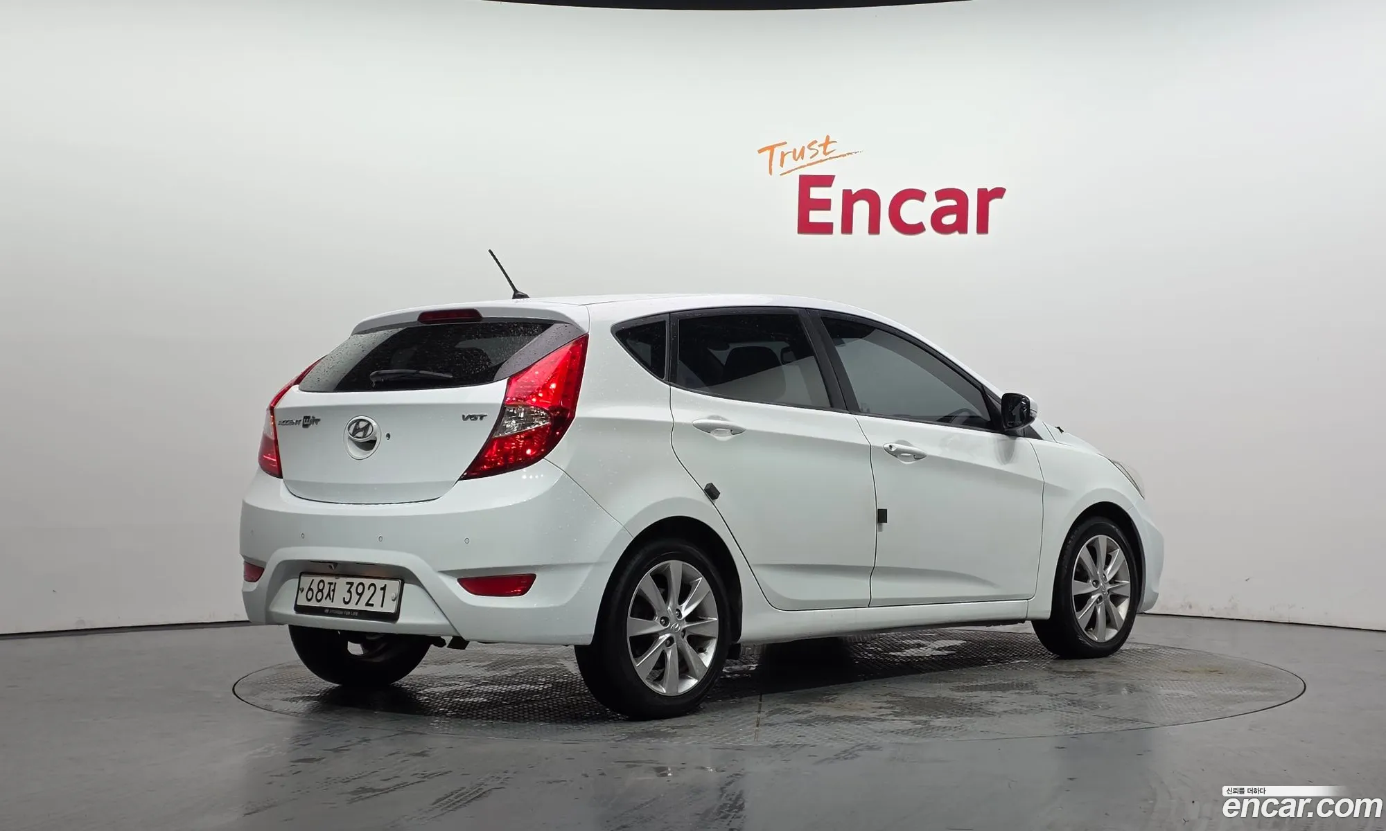 Hyundai Accent 2012 — 23