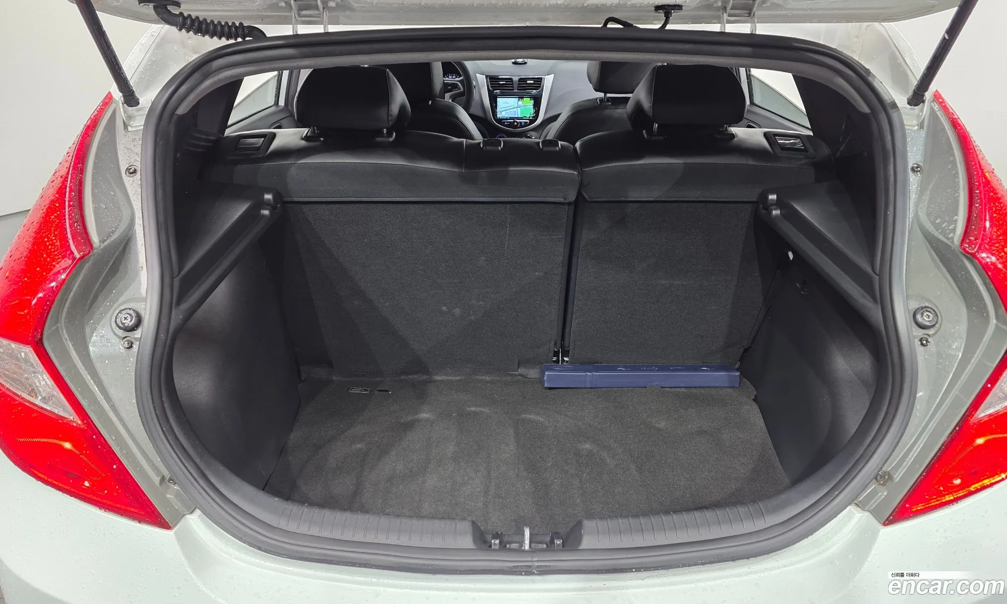 Hyundai Accent 2012 — 22