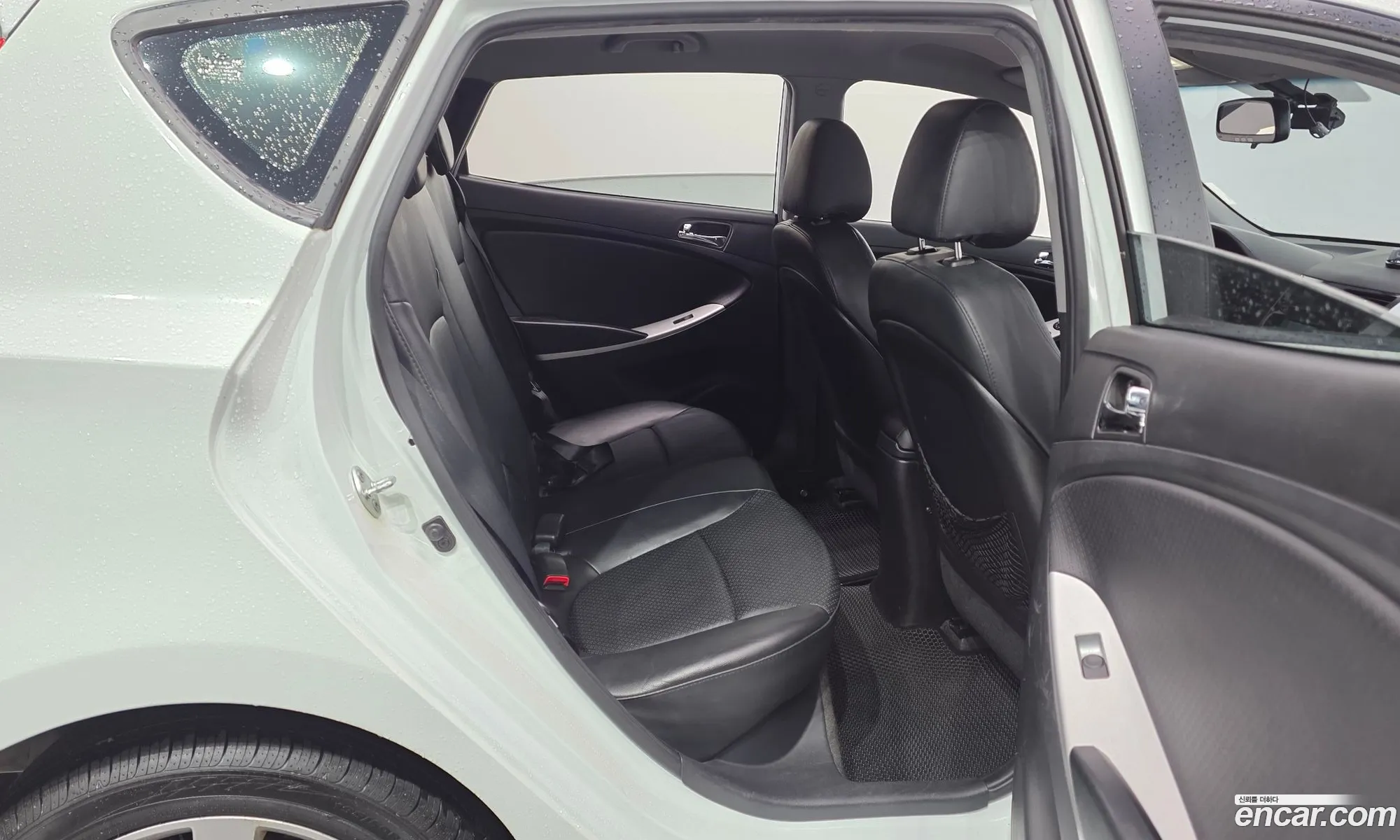 Hyundai Accent 2012 — 4