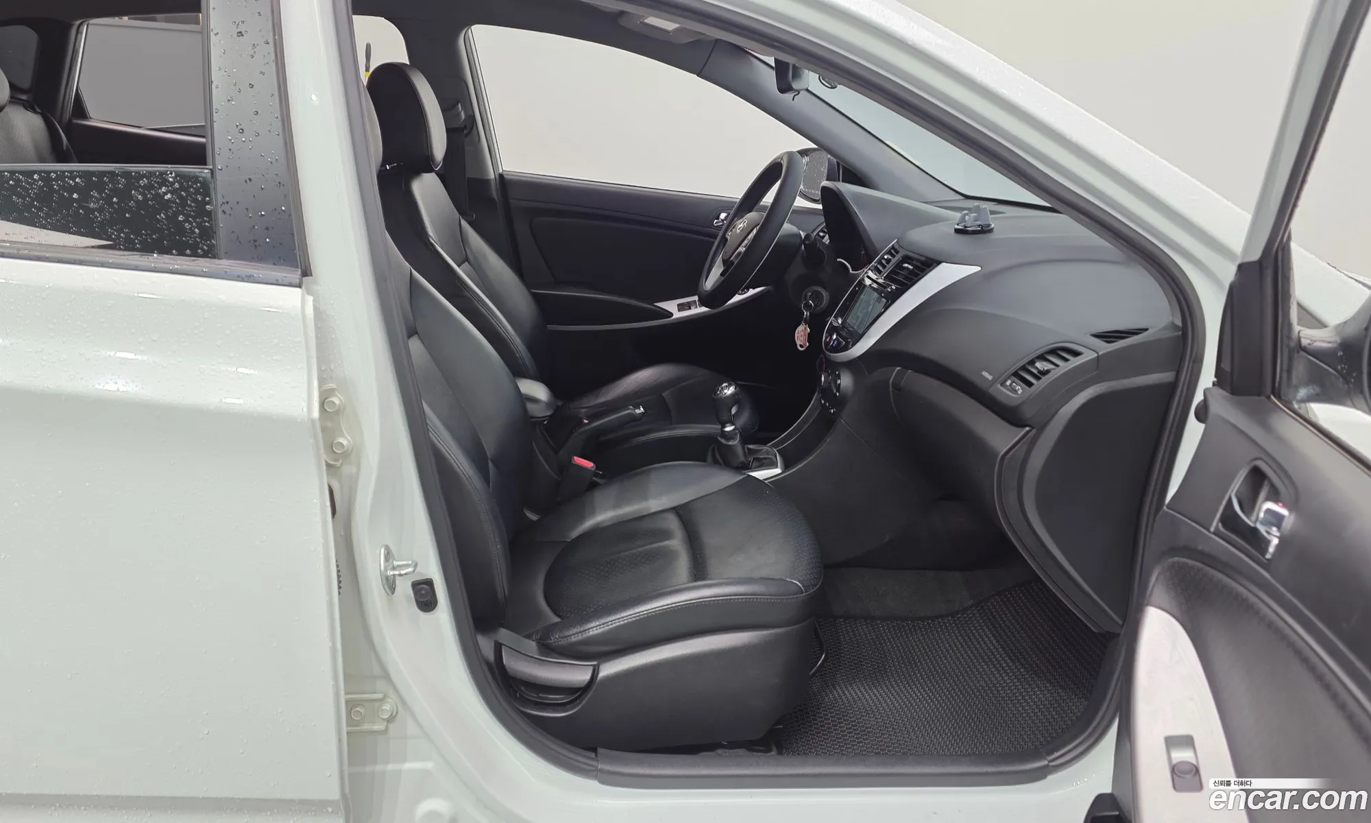 Hyundai Accent 2012 — 6