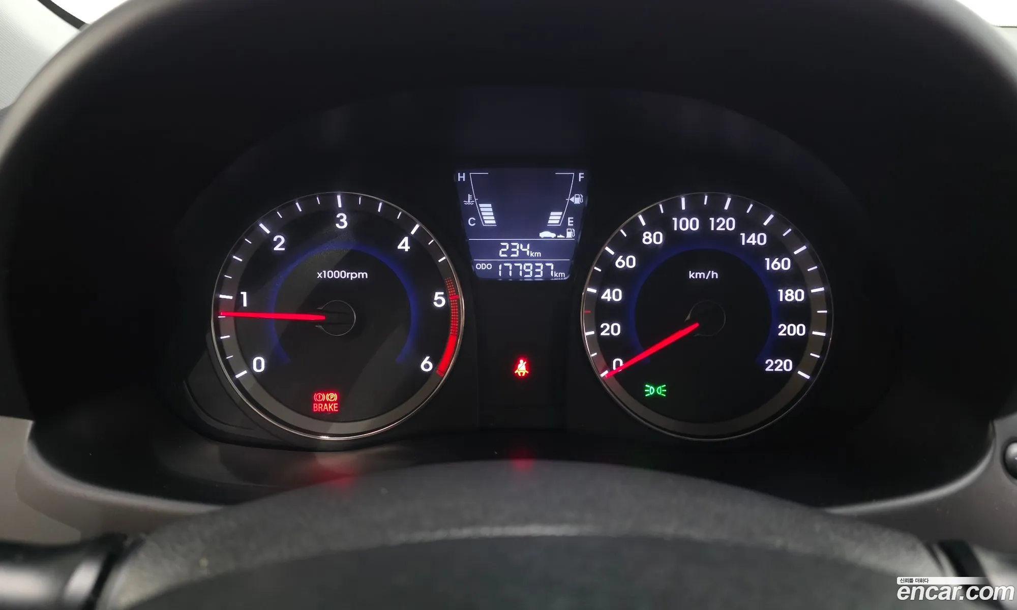 Hyundai Accent 2012 — 24