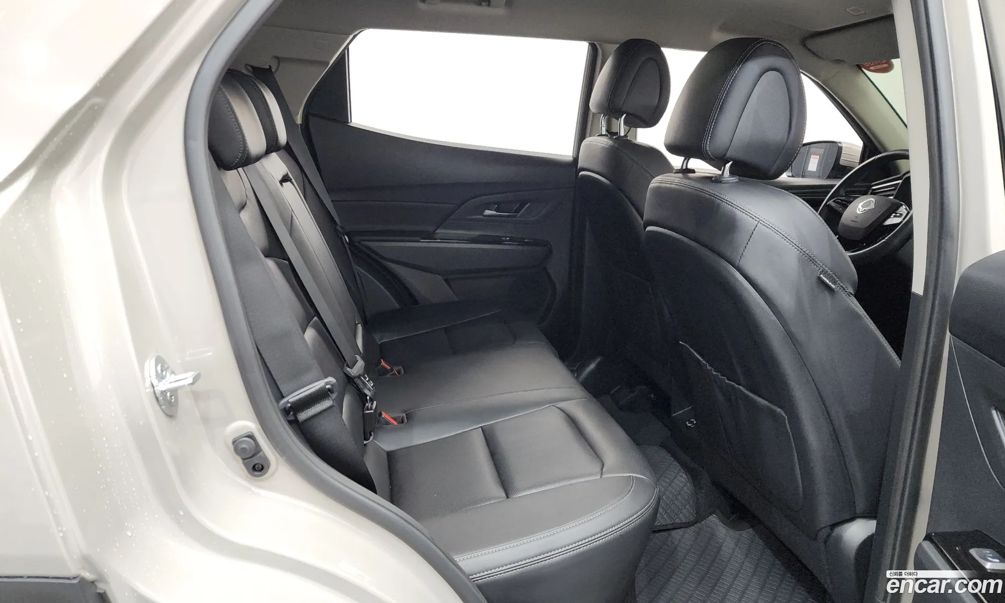 KG Mobility (SsangYong) Beautiful Korando 2024 — 12