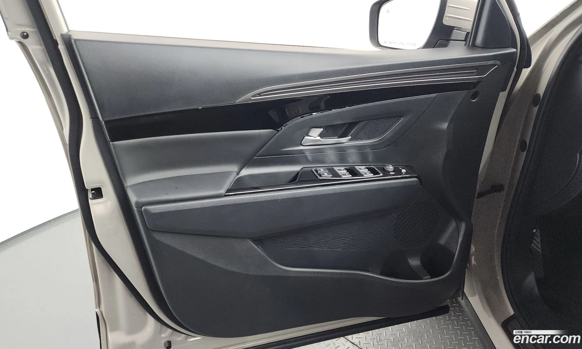 KG Mobility (SsangYong) Beautiful Korando 2024 — 4
