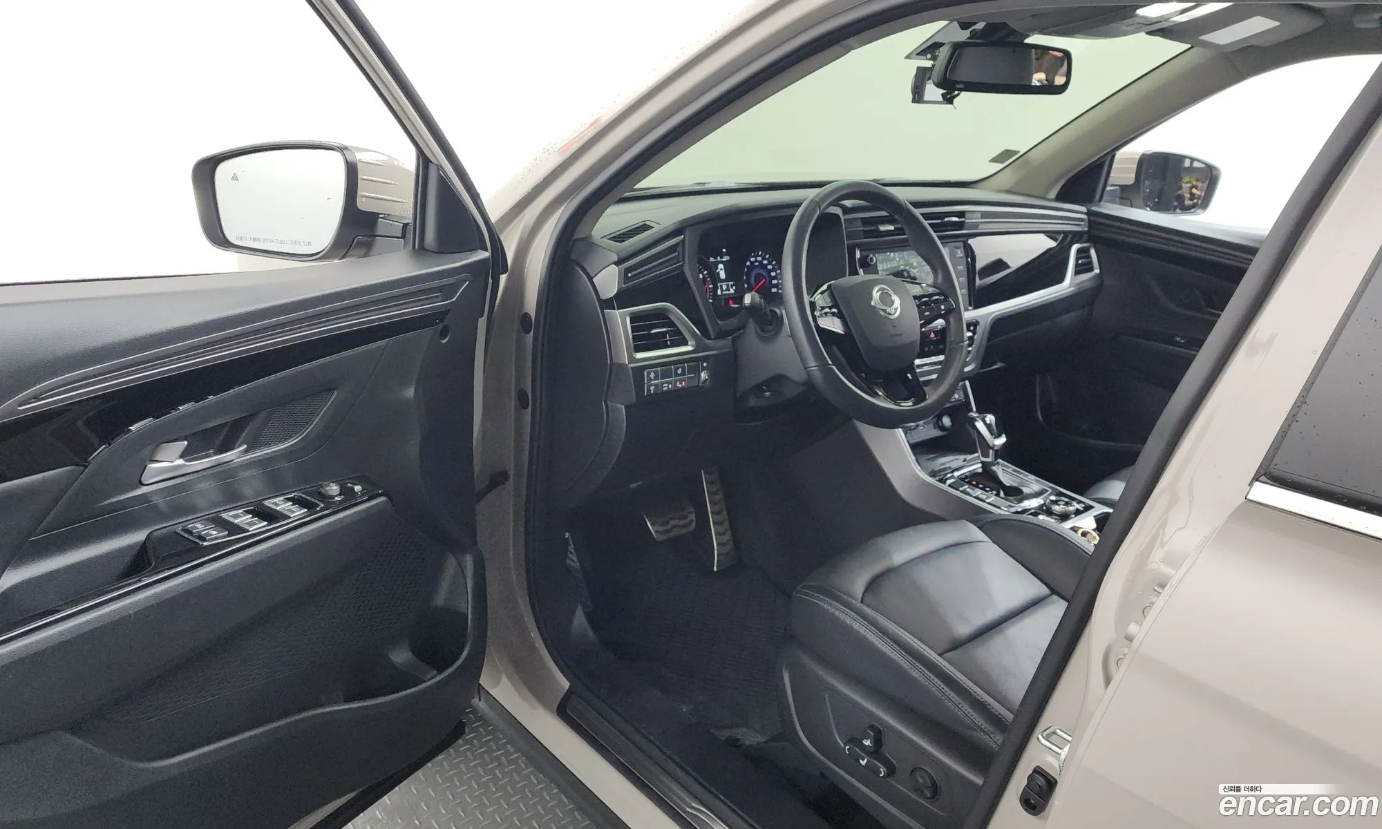 KG Mobility (SsangYong) Beautiful Korando 2024 — 10