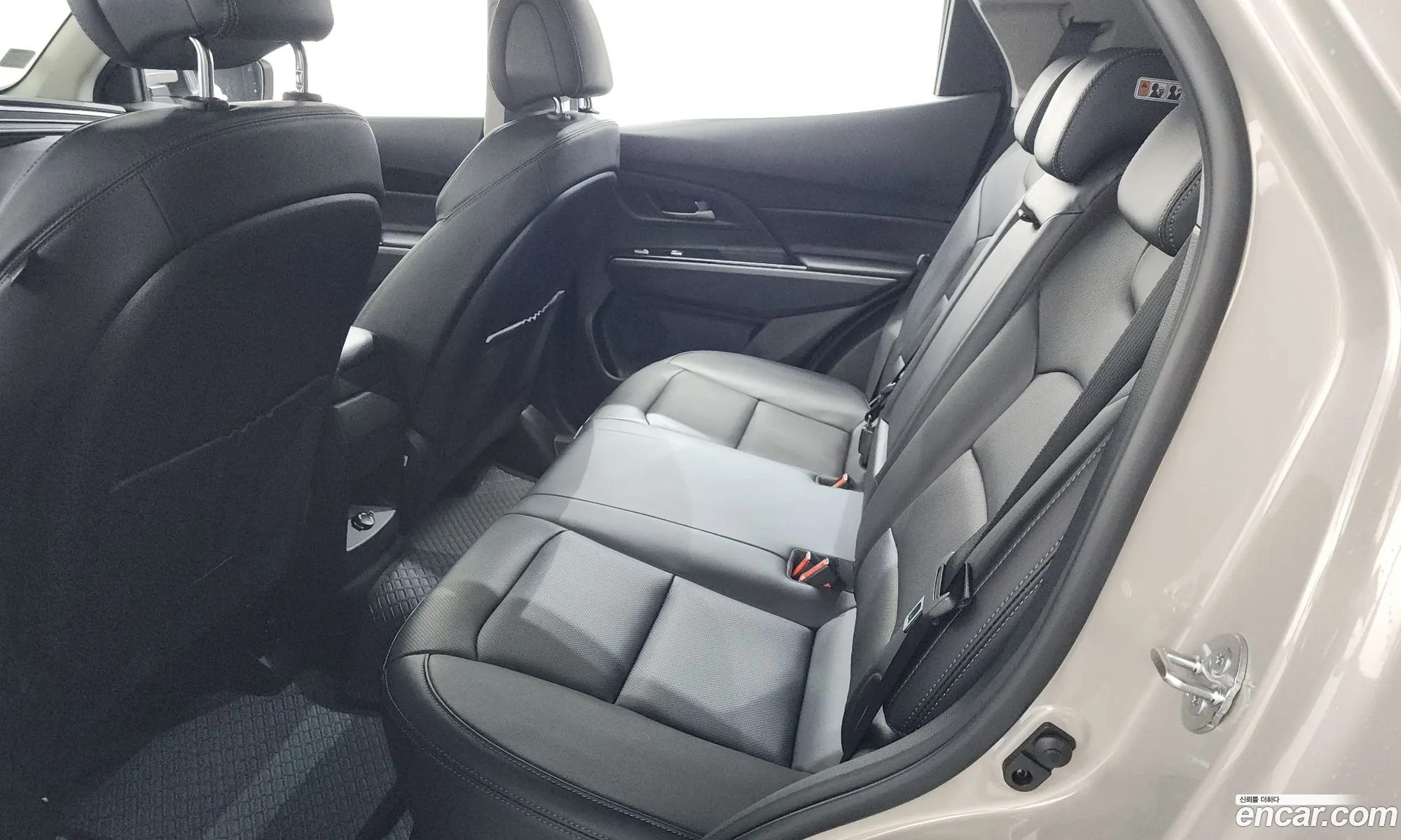 KG Mobility (SsangYong) Beautiful Korando 2024 — 13