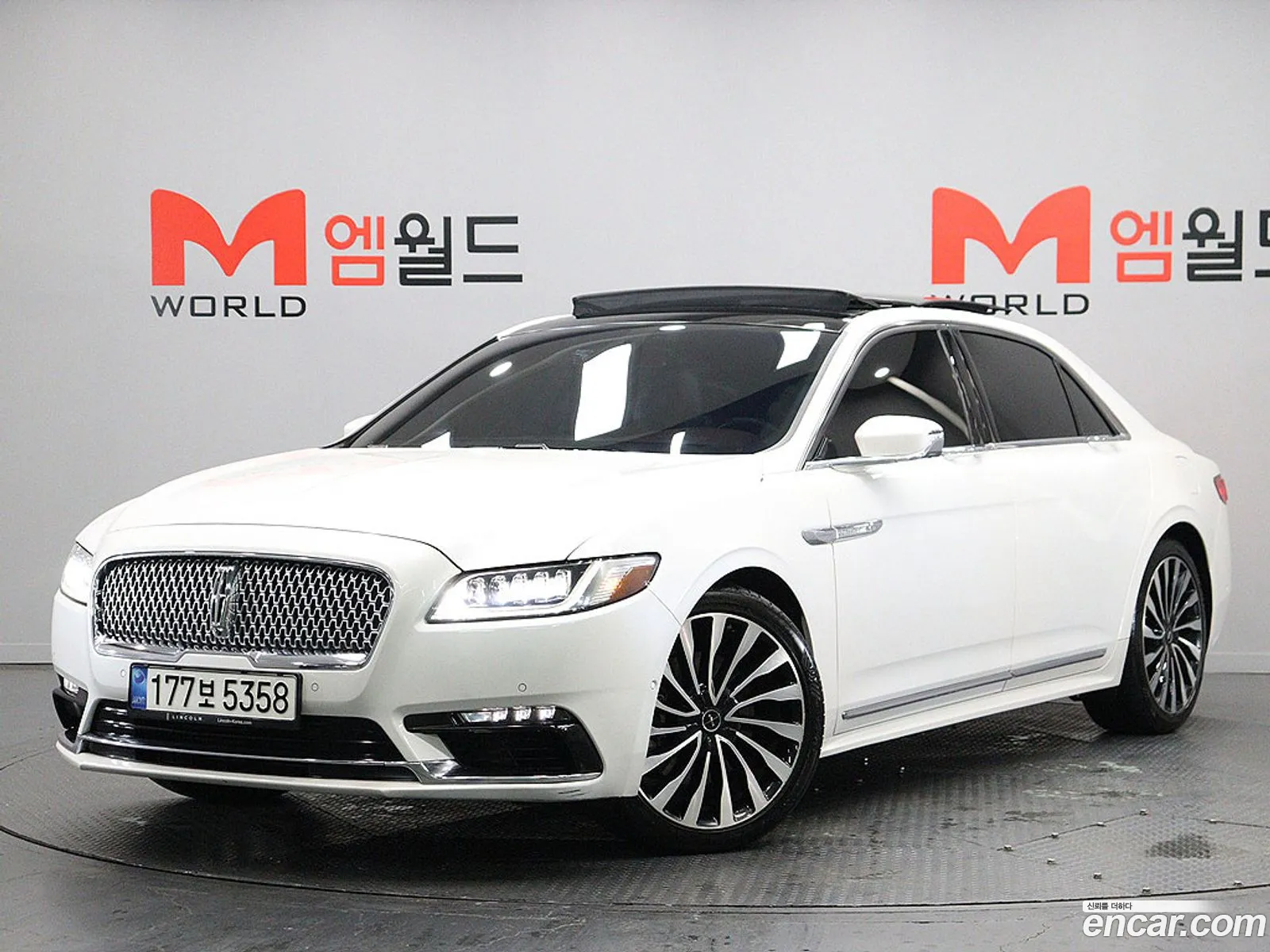 Lincoln Continental 10th Gen 2017 — 18